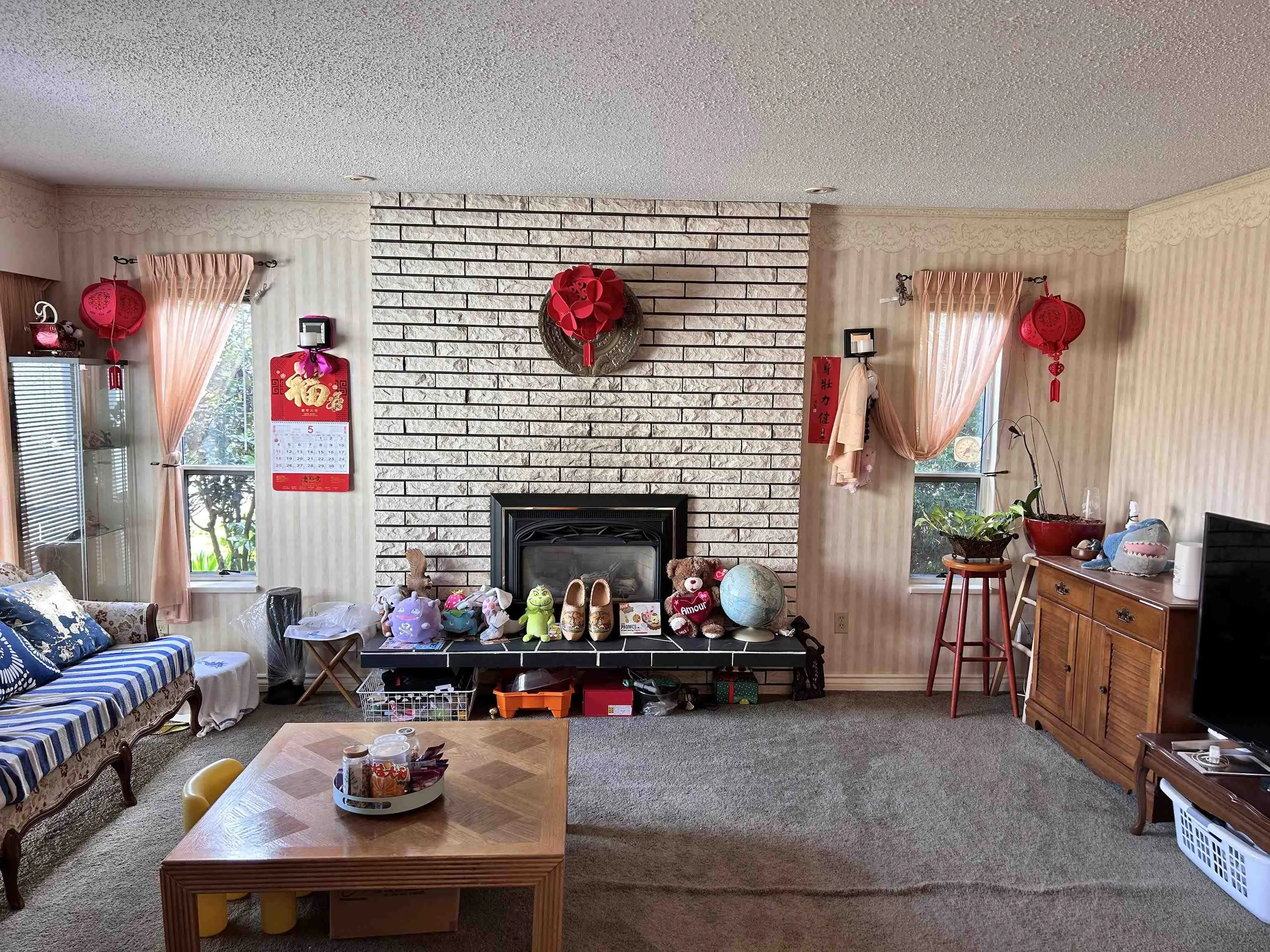 8160 Rosebank Crescent