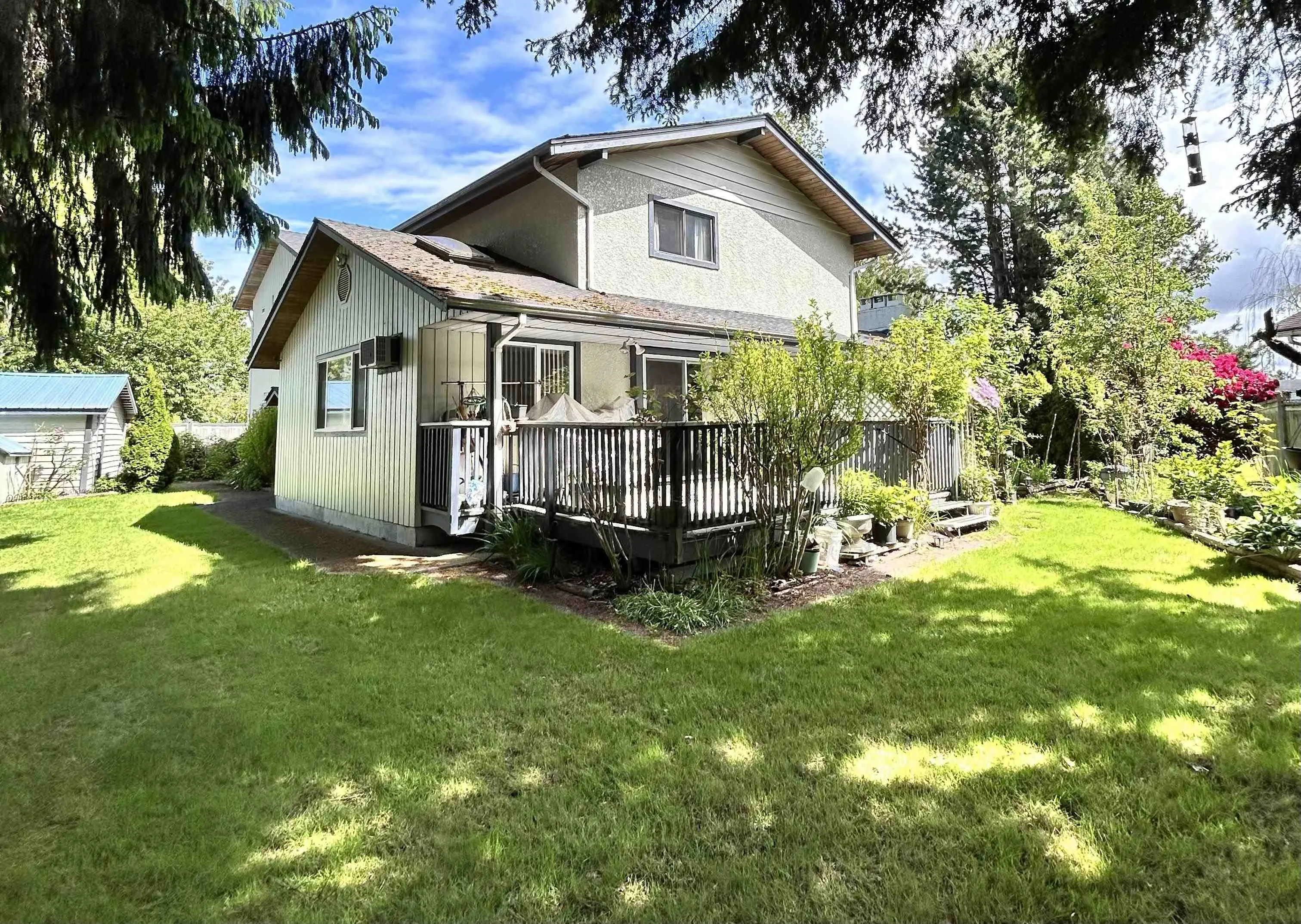 8160 Rosebank Crescent