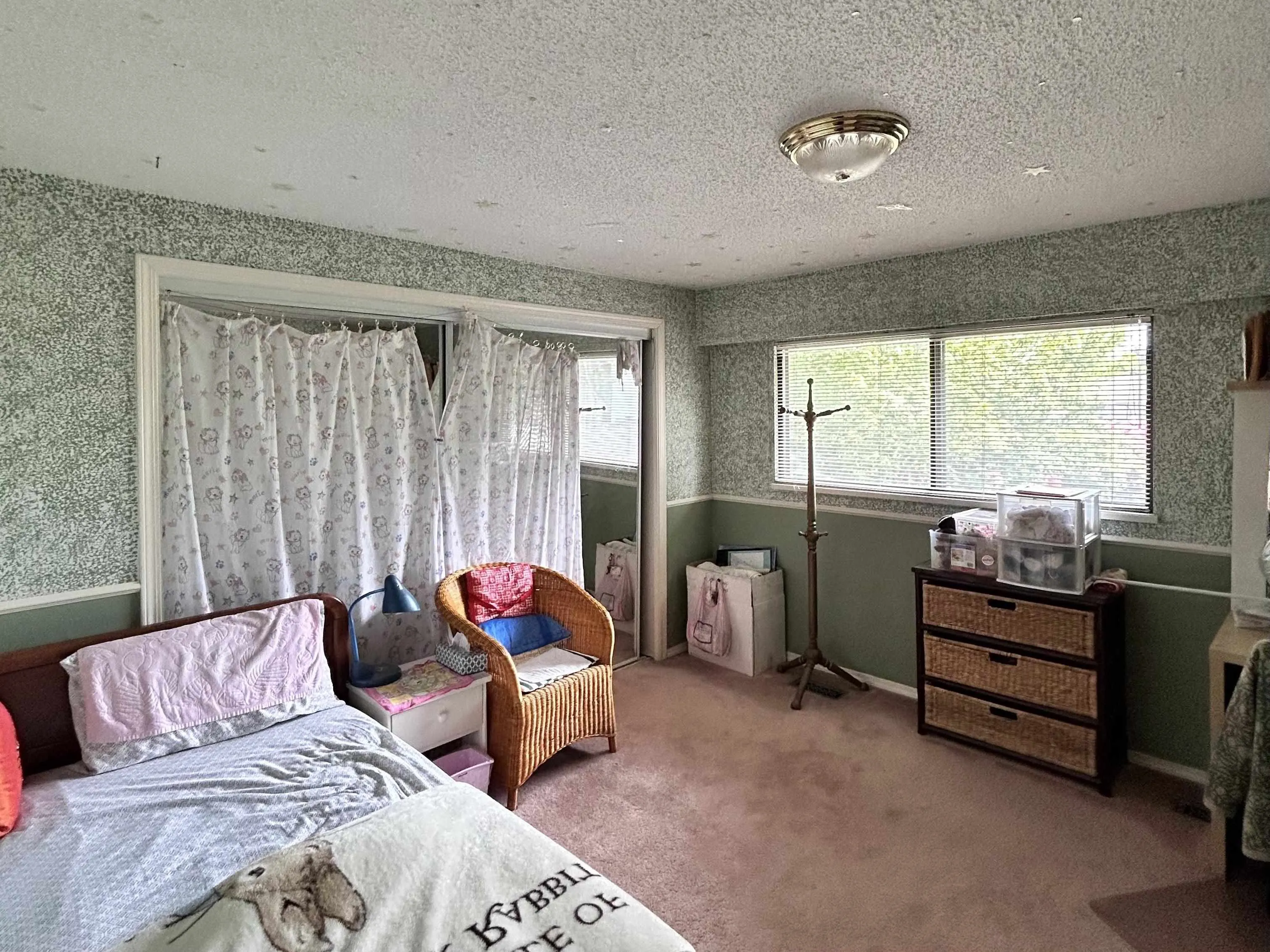 8160 Rosebank Crescent