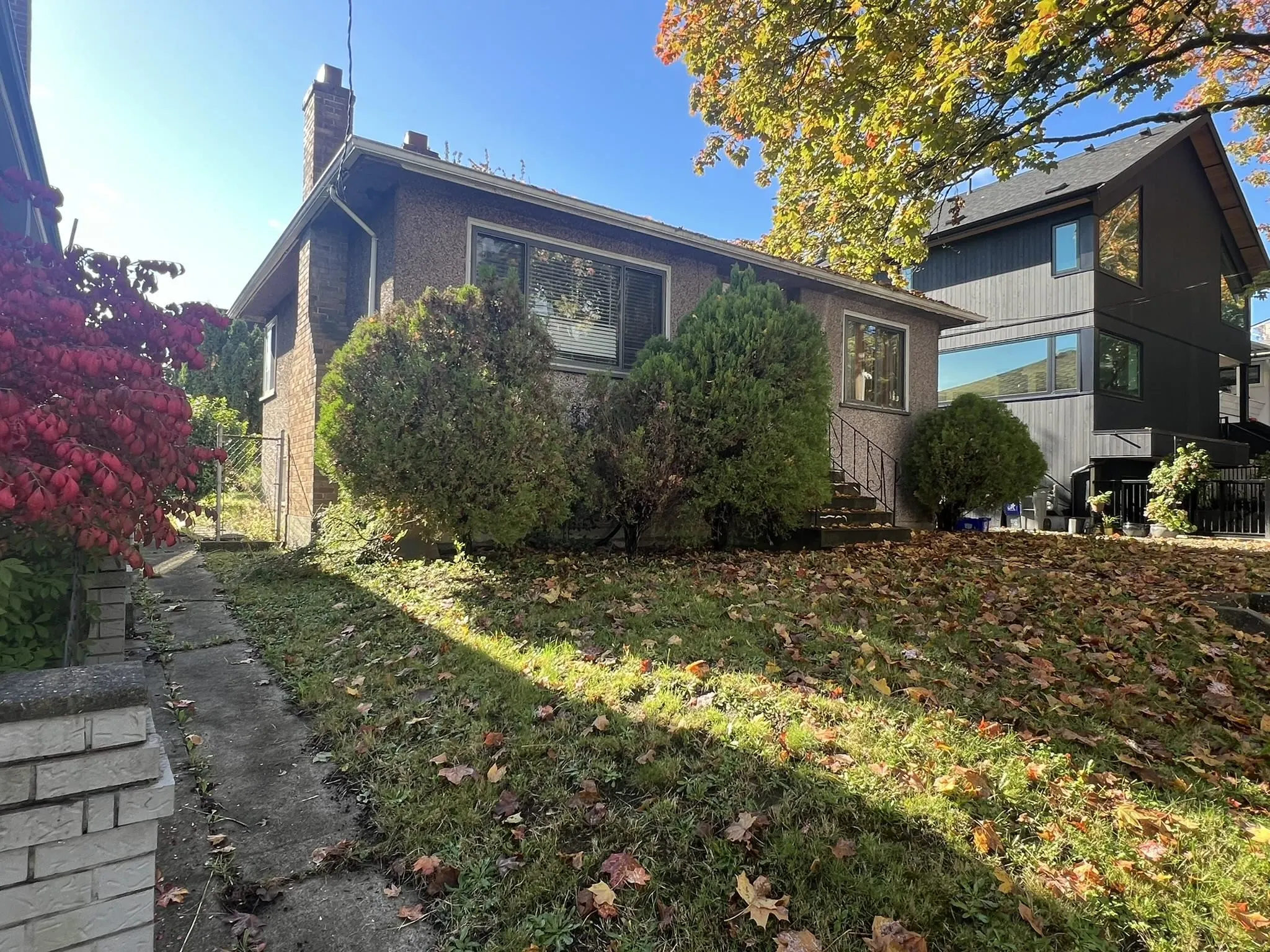 360 E 24th Avenue