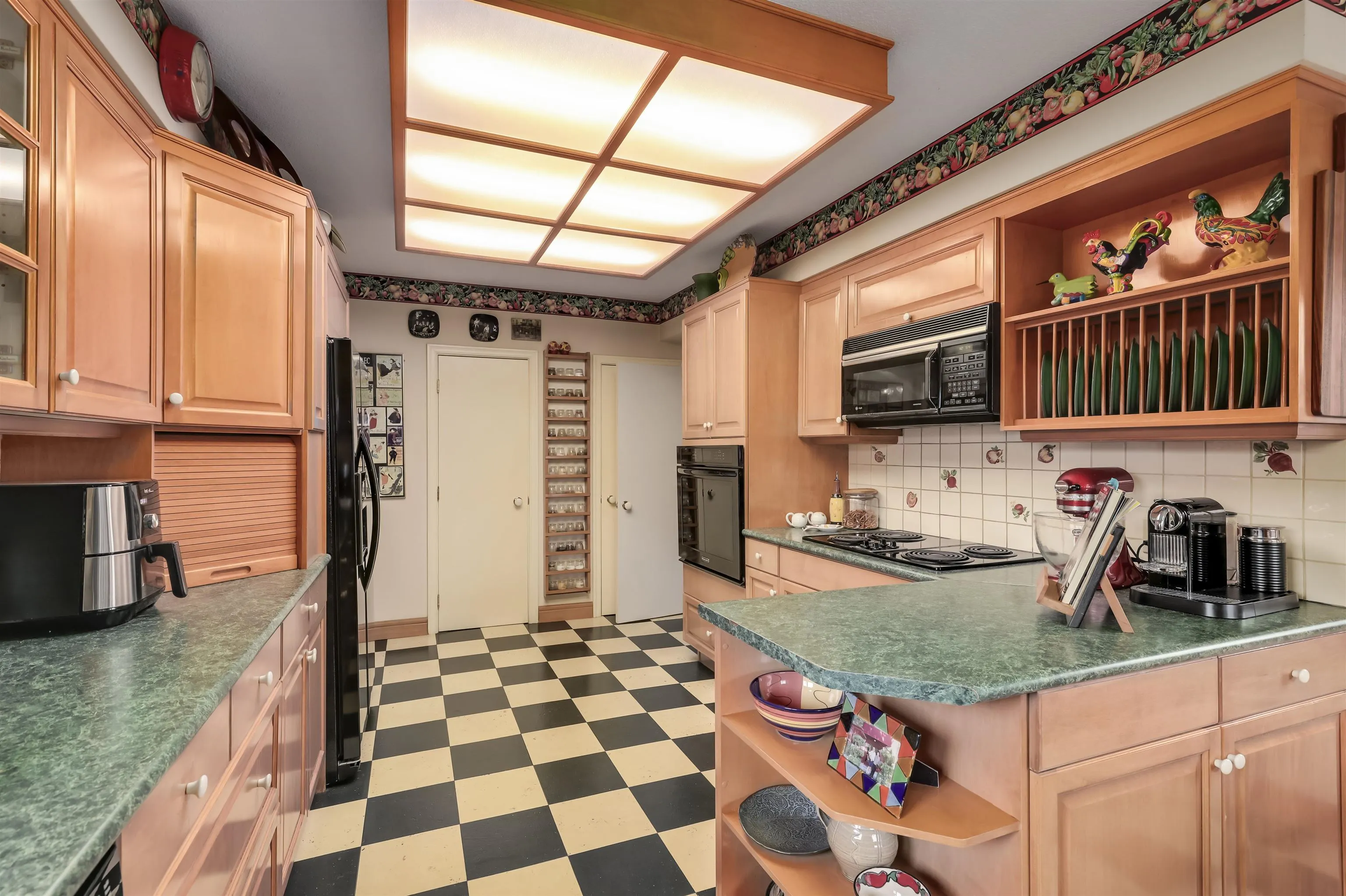 936 W 37th Avenue