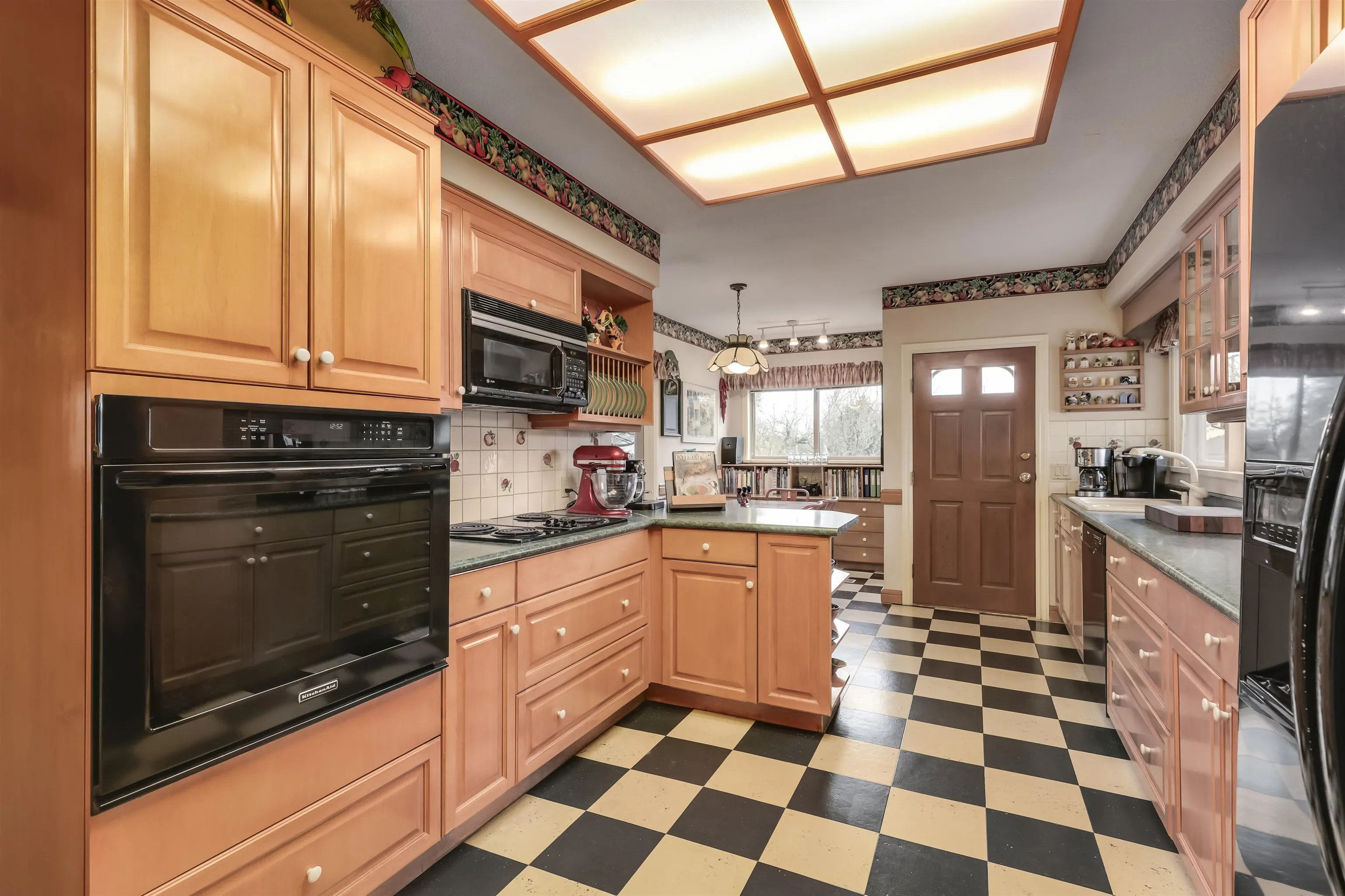 936 W 37th Avenue