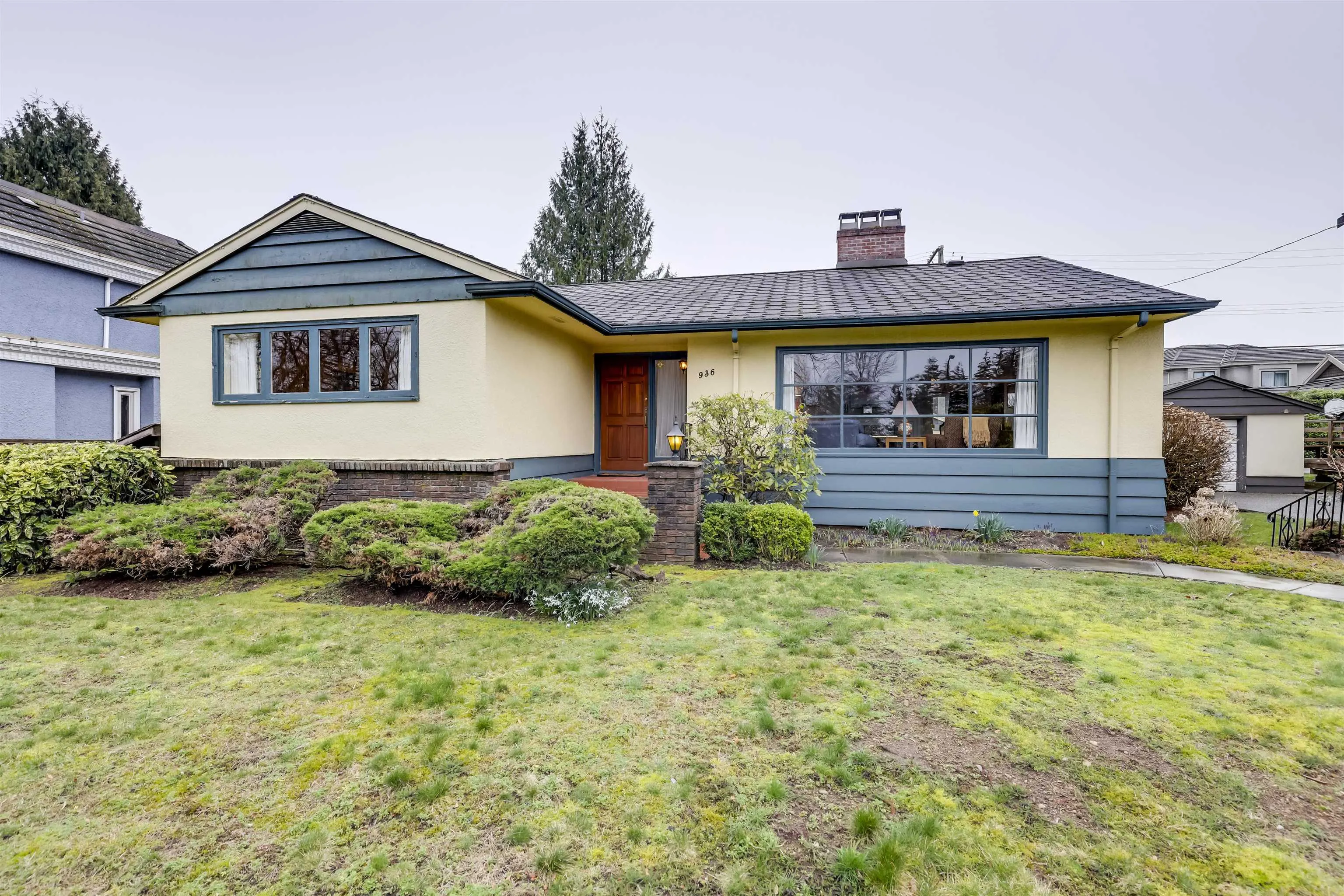 936 W 37th Avenue