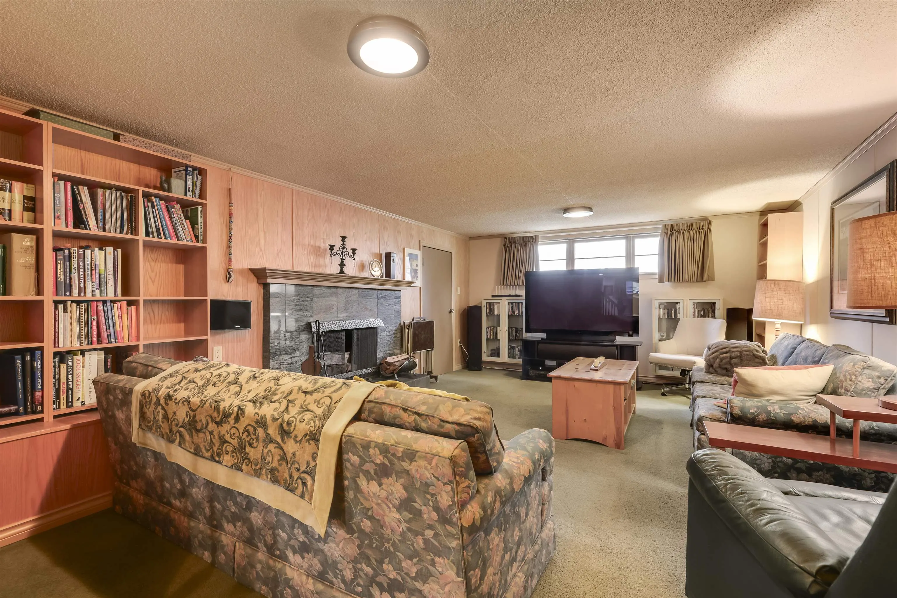 936 W 37th Avenue