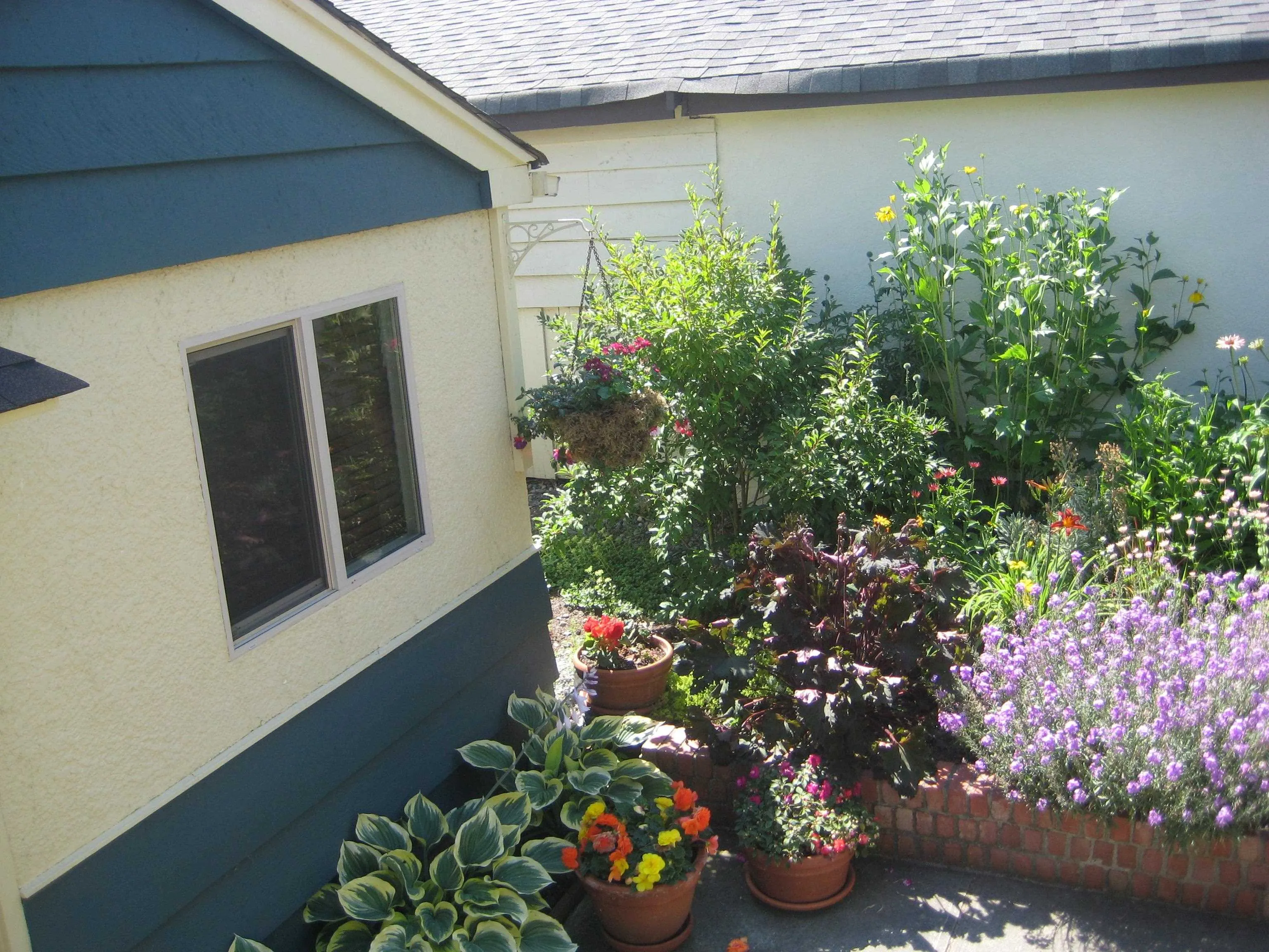 936 W 37th Avenue