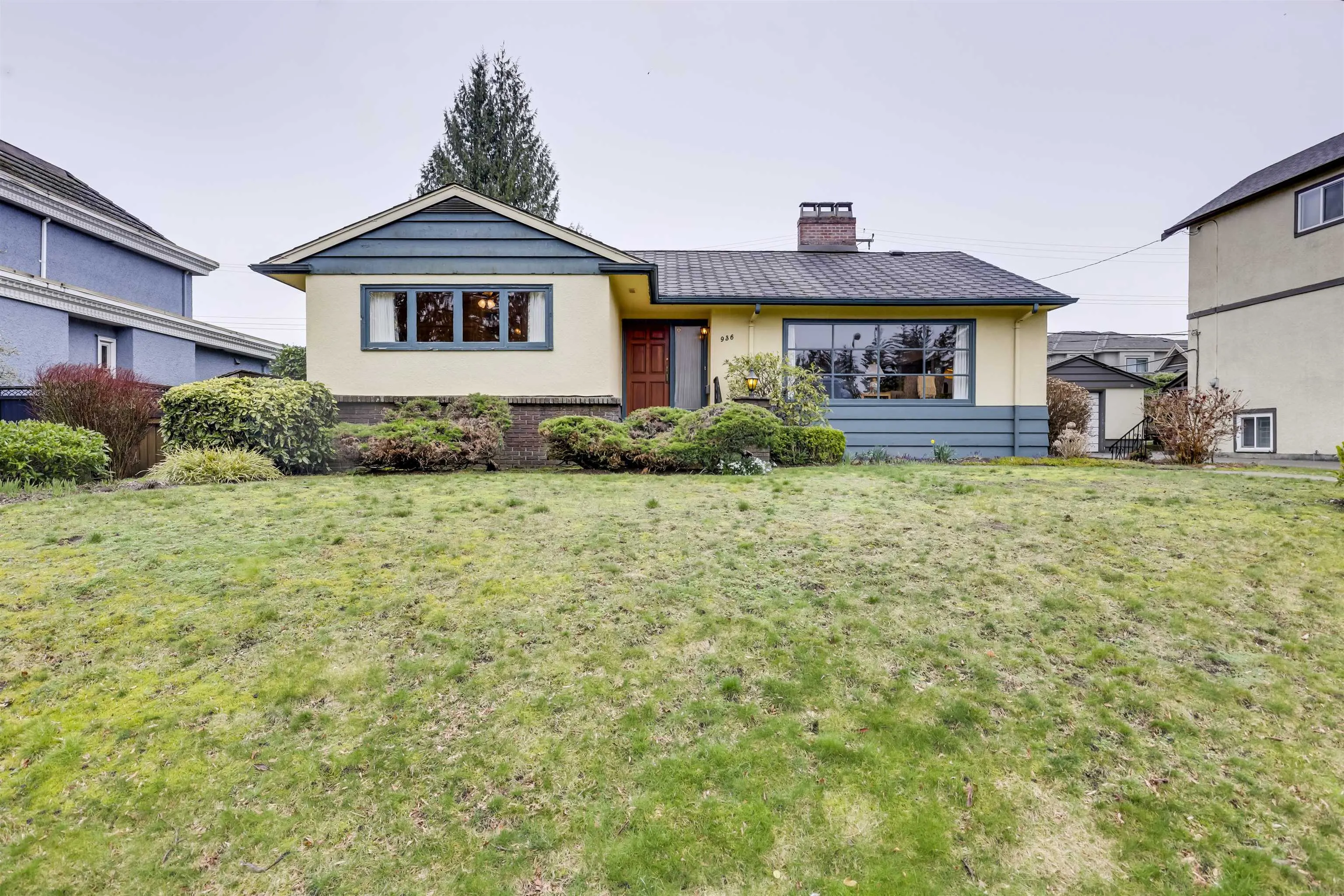 936 W 37th Avenue