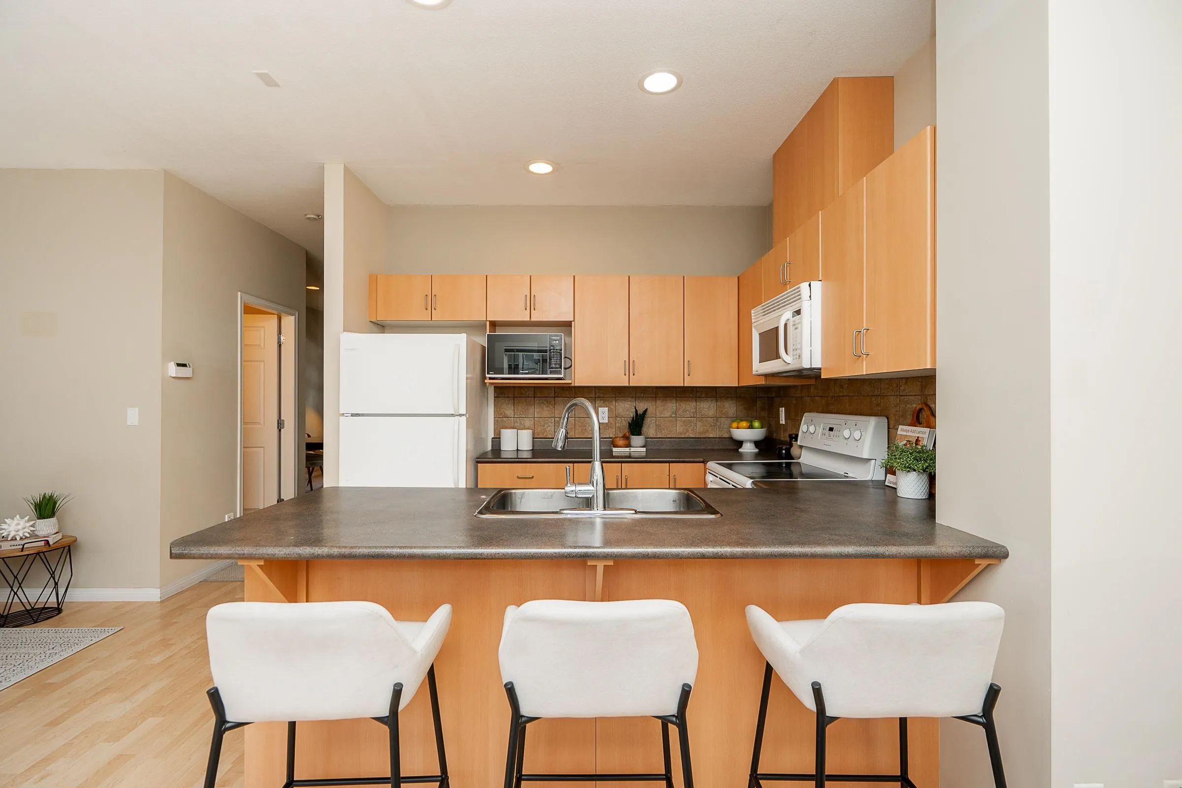 70 1055 Riverwood Gate