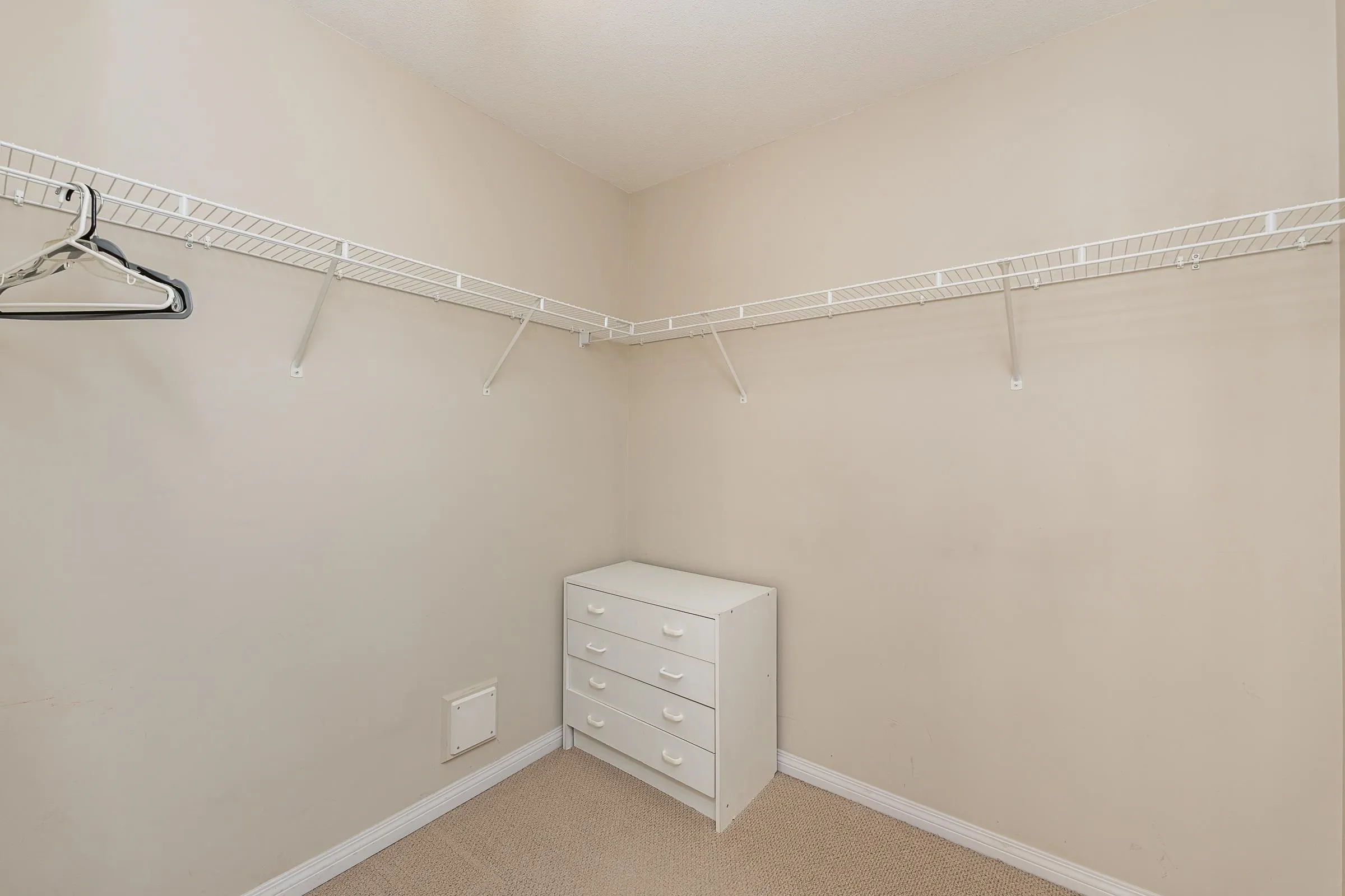 70 1055 Riverwood Gate