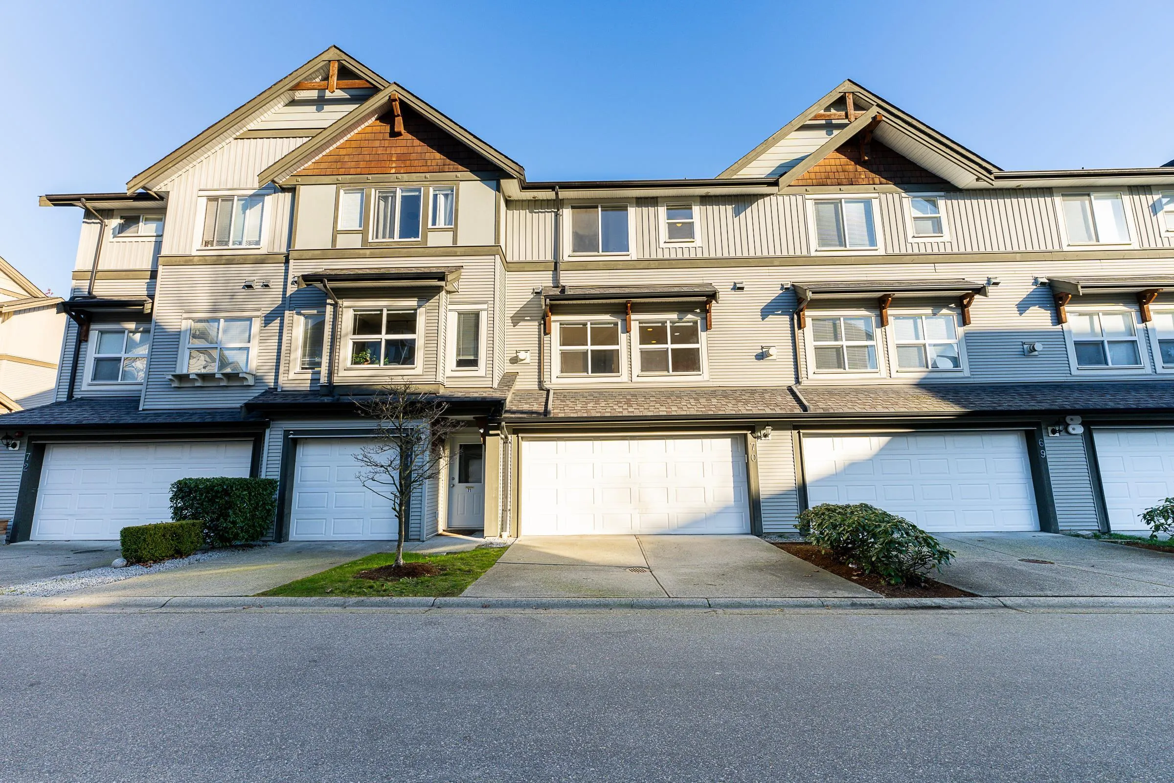 70 1055 Riverwood Gate