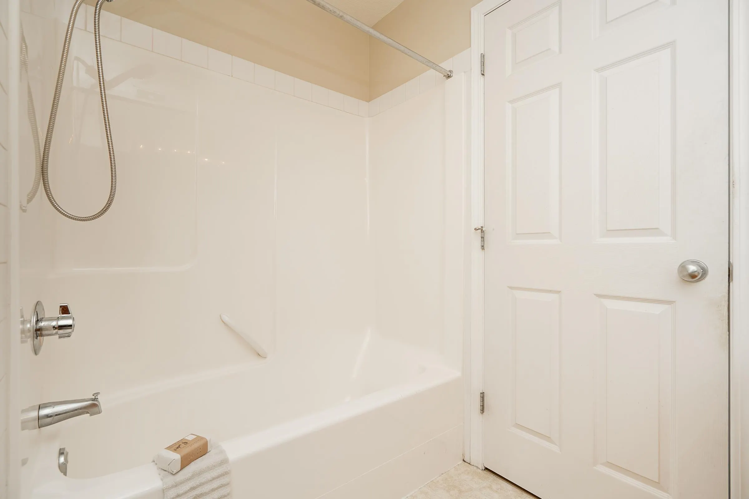 70 1055 Riverwood Gate