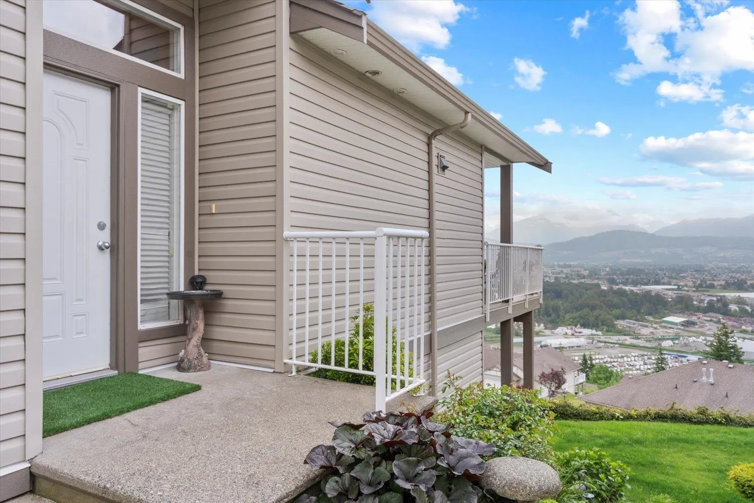122 8590 Sunrise Drive