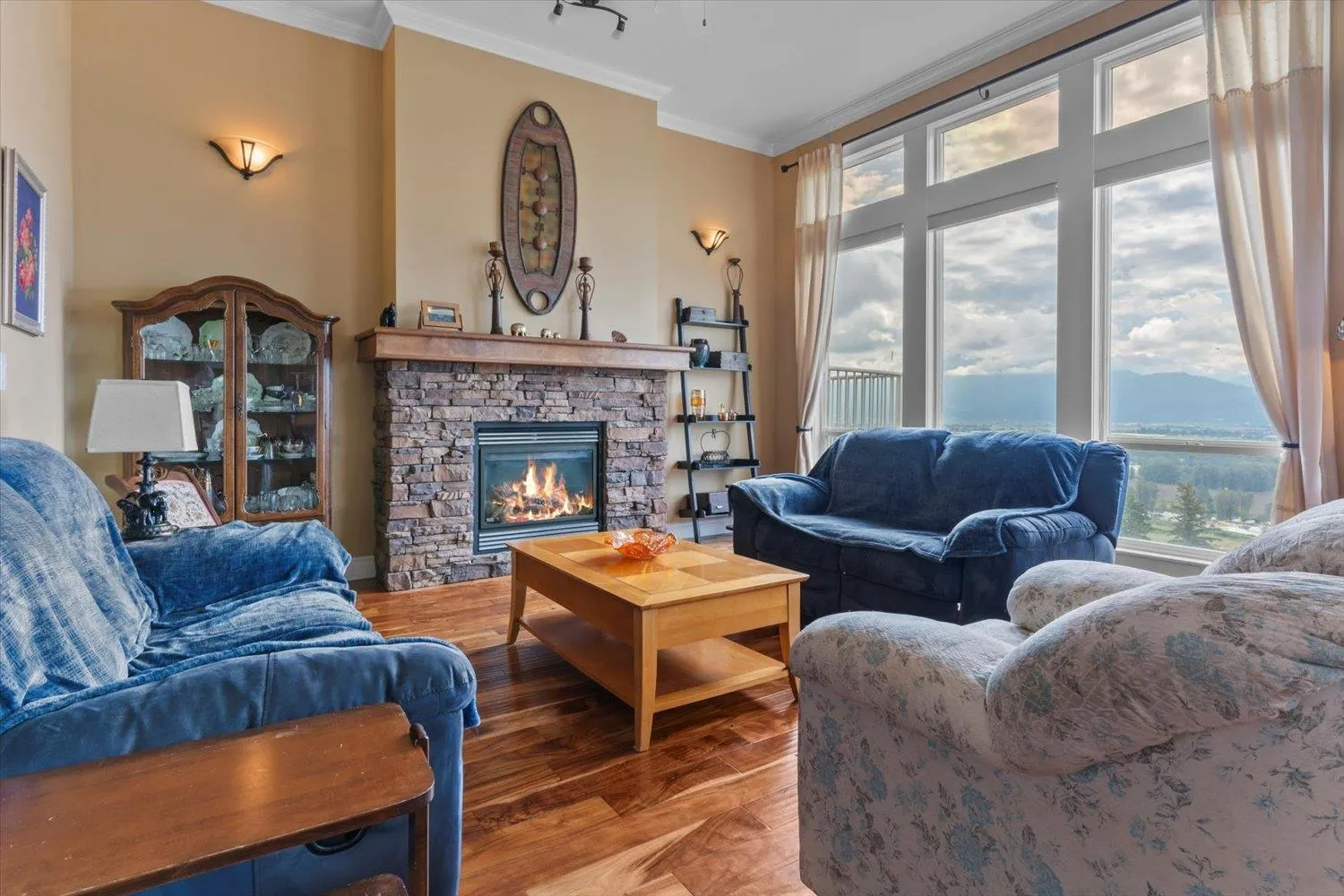 122 8590 Sunrise Drive