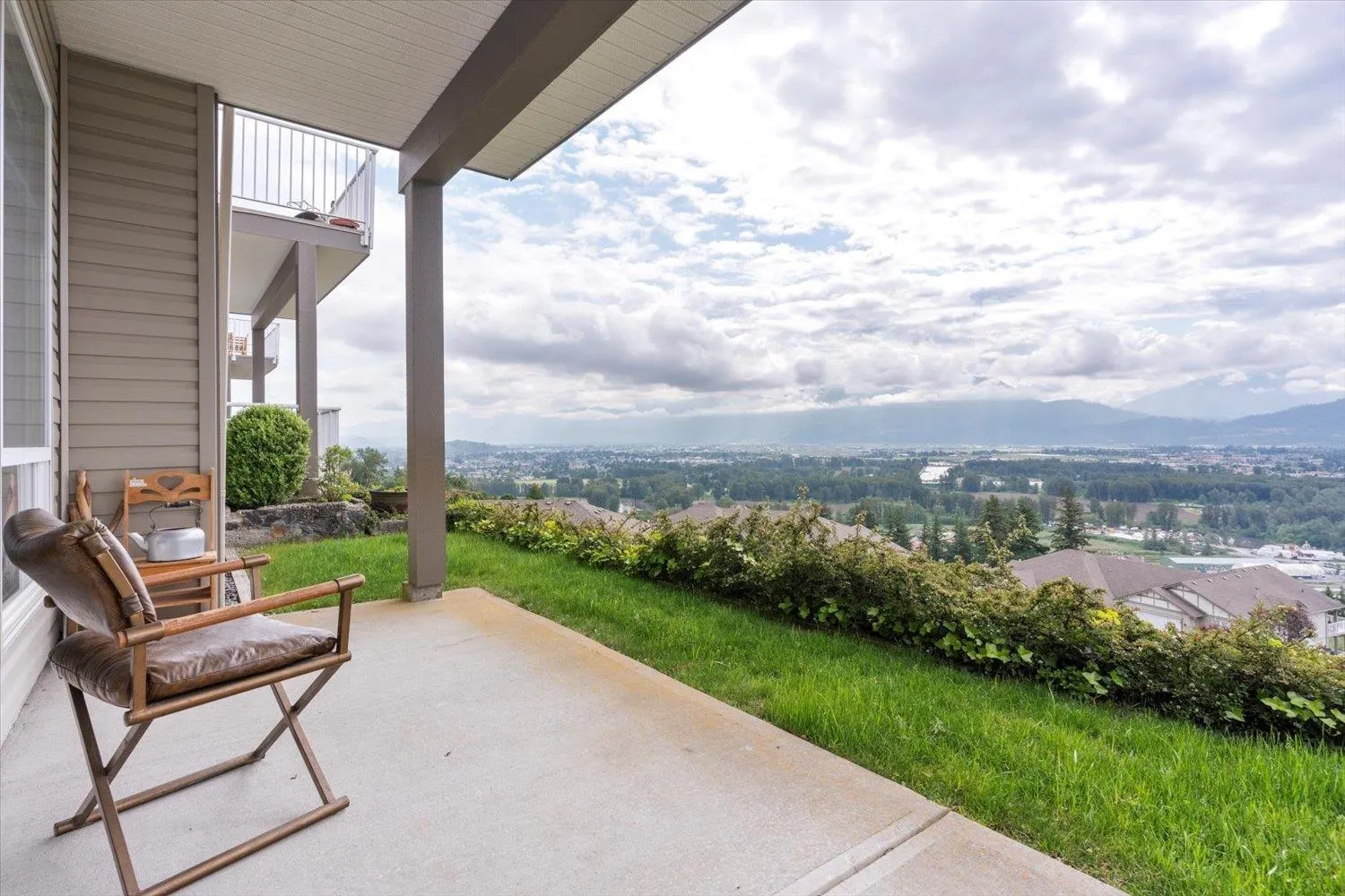 122 8590 Sunrise Drive