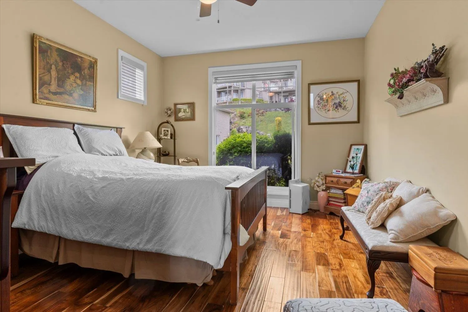122 8590 Sunrise Drive