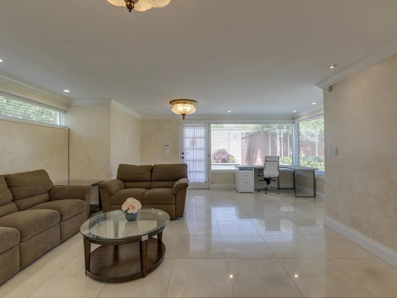 1529 W 33rd Avenue