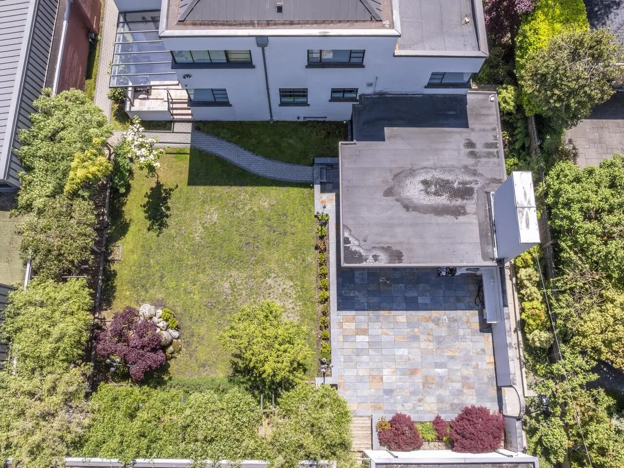 1529 W 33rd Avenue