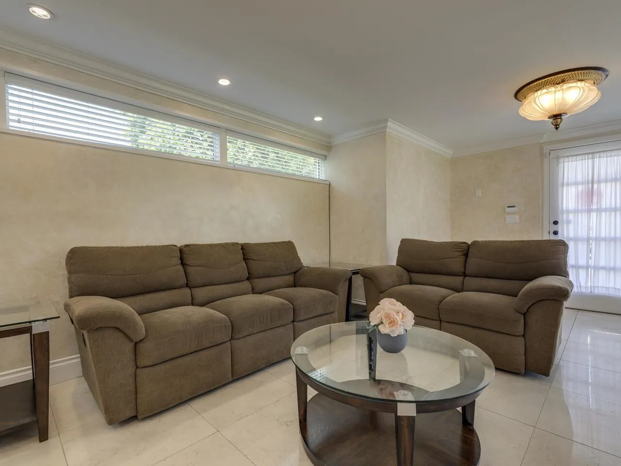 1529 W 33rd Avenue