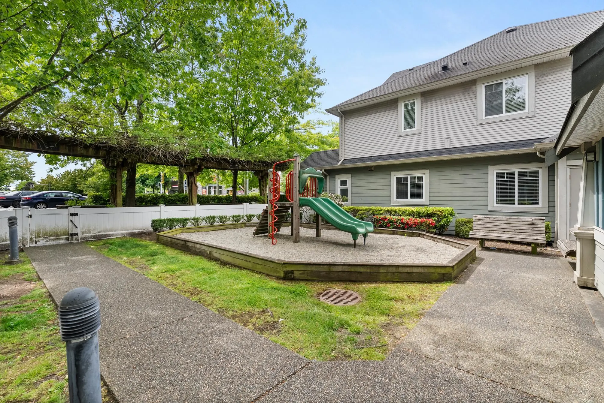 22 11393 Steveston Highway