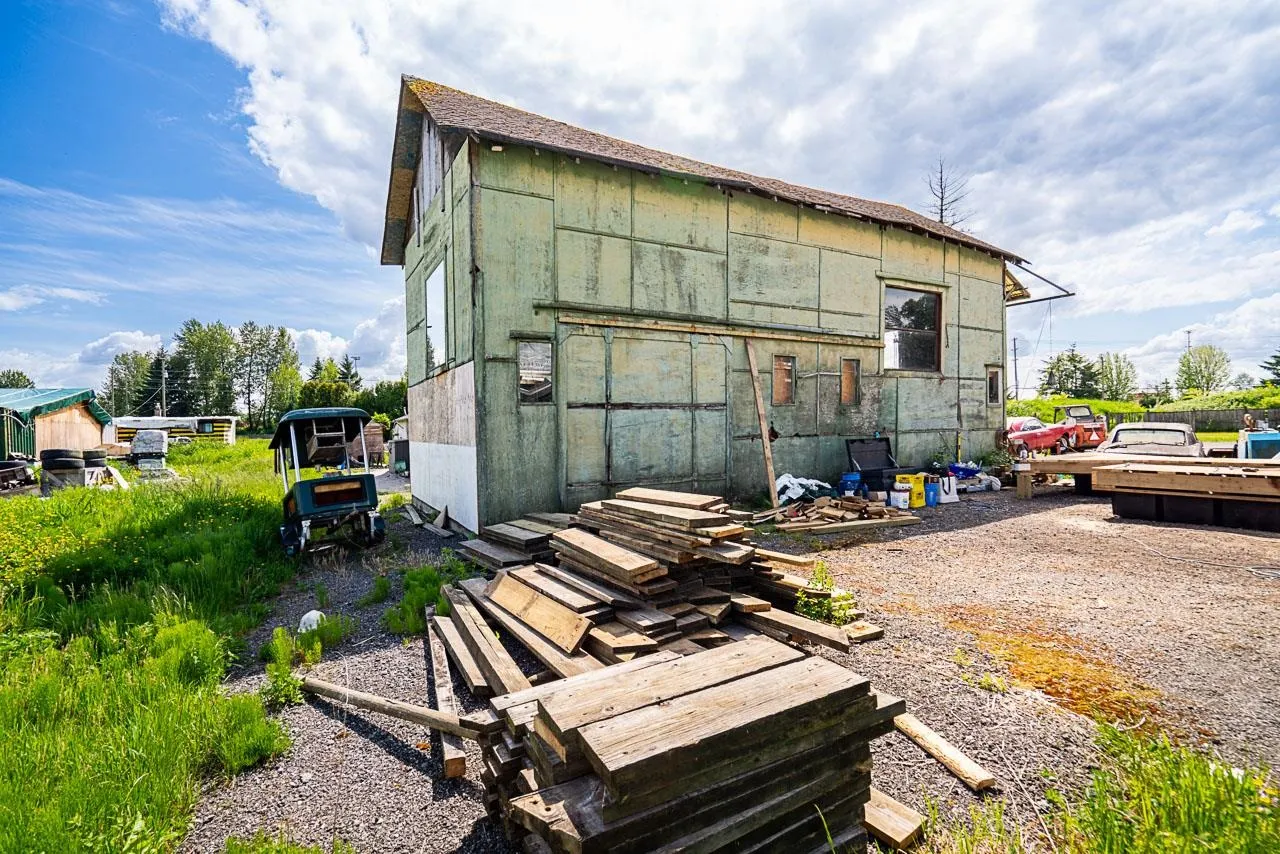 18365 Lougheed Highway