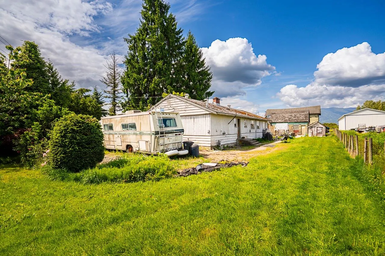 18365 Lougheed Highway