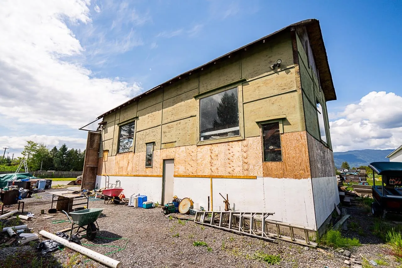 18365 Lougheed Highway
