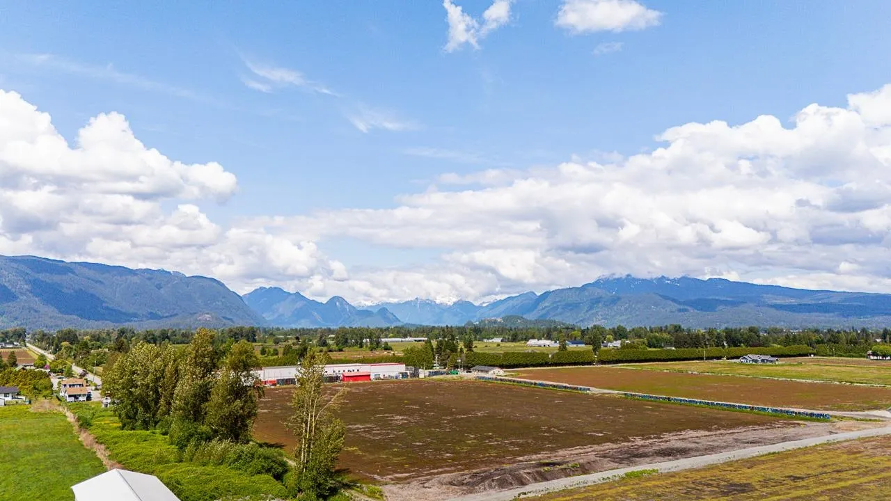 18365 Lougheed Highway