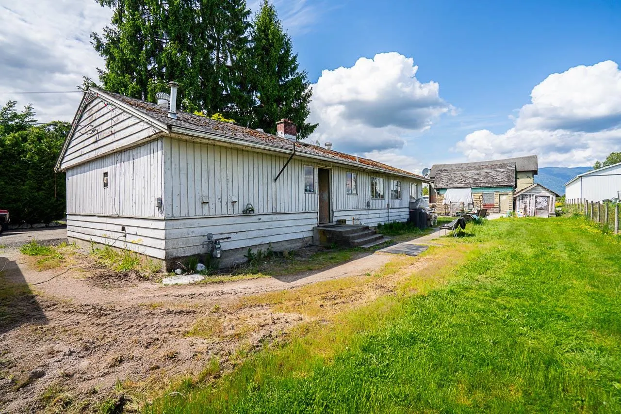 18365 Lougheed Highway