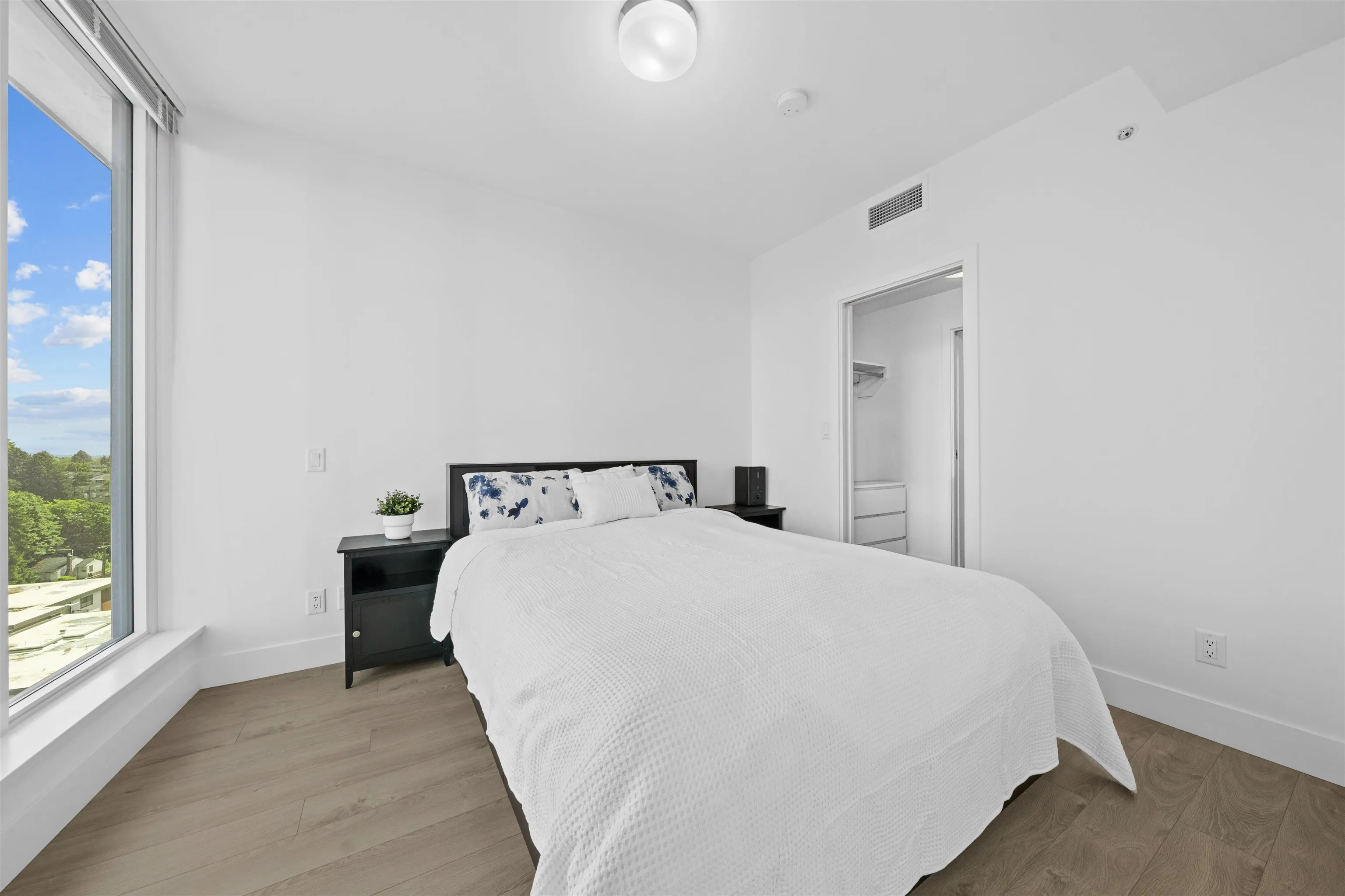 802 7388 Kingsway