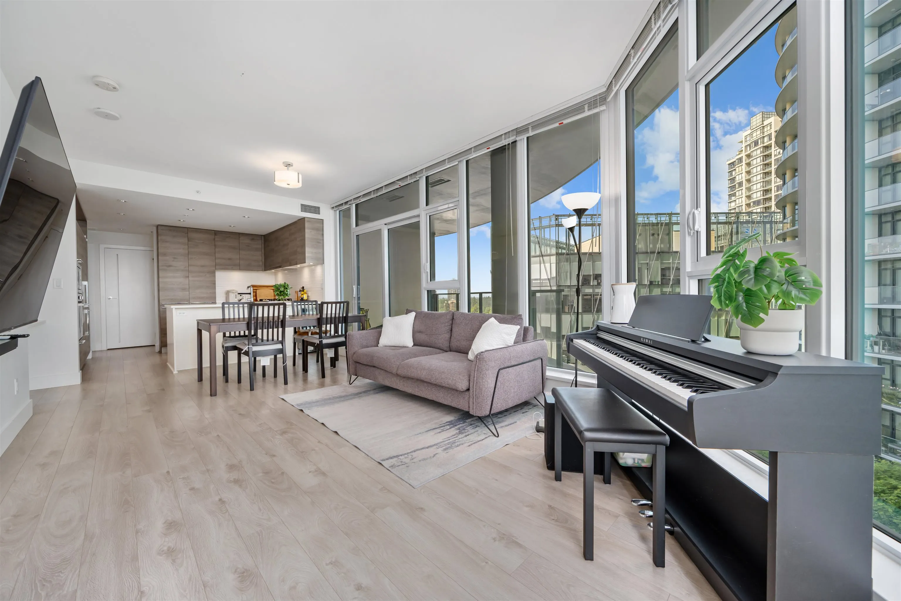 802 7388 Kingsway
