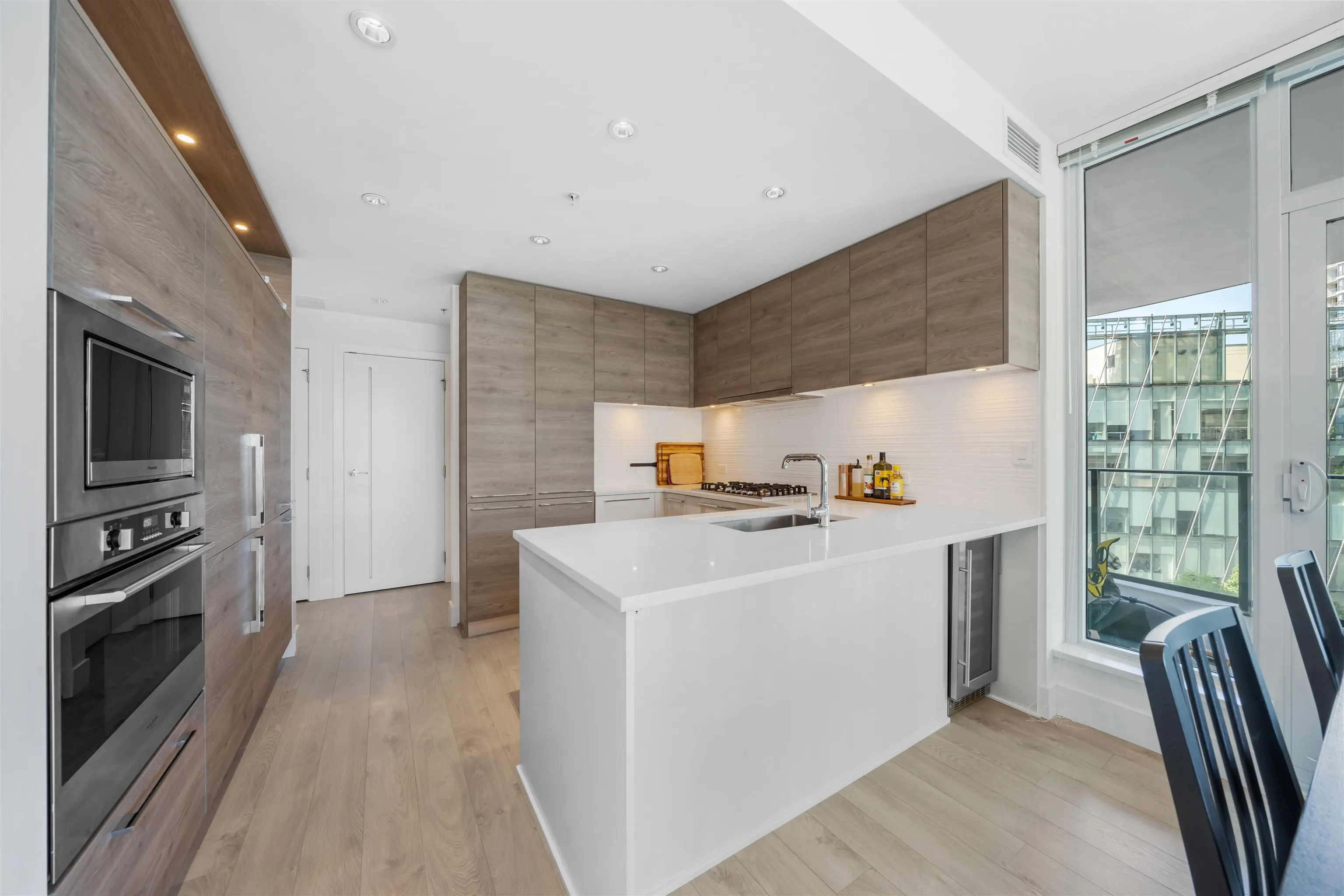 802 7388 Kingsway