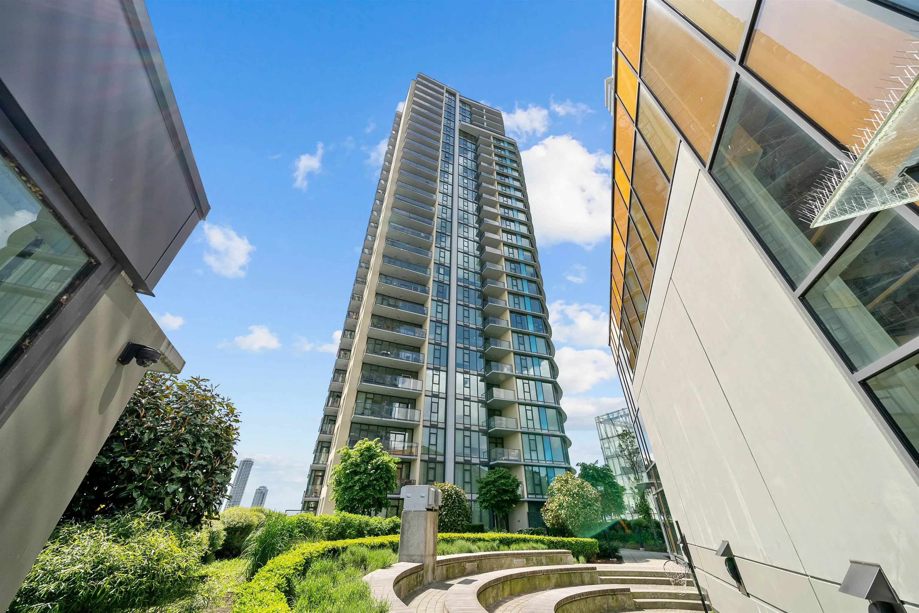 802 7388 Kingsway