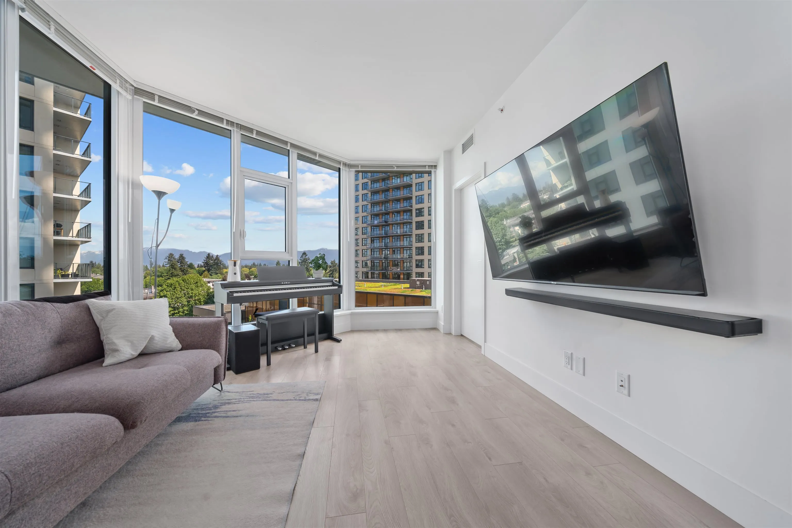 802 7388 Kingsway