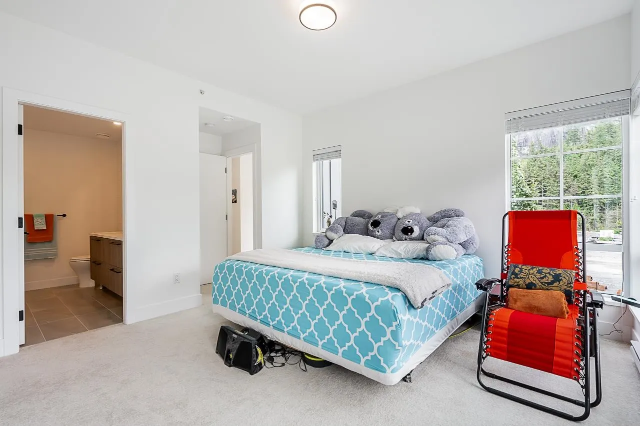 37981 Helm Way