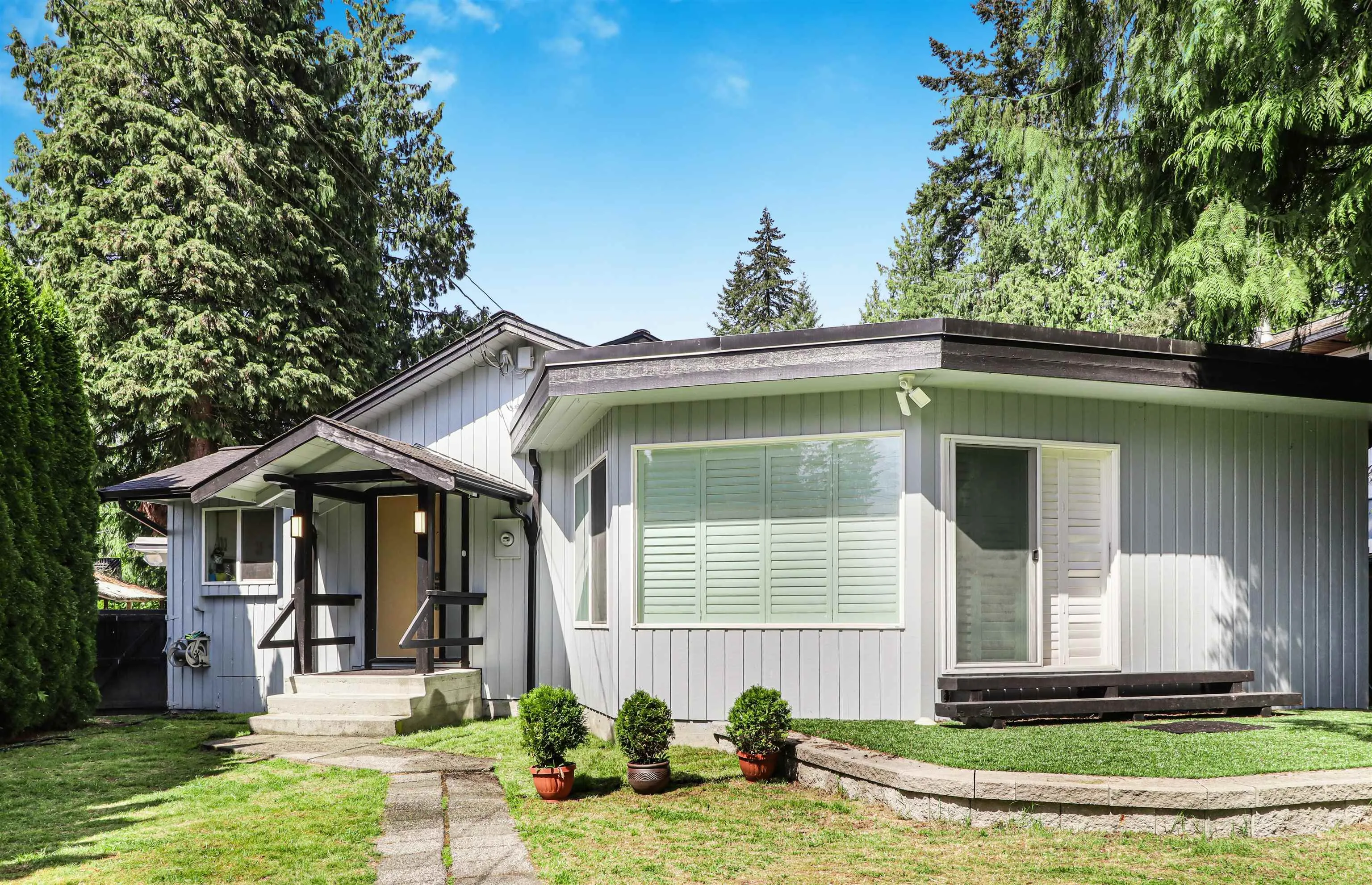 1225 Foster Avenue