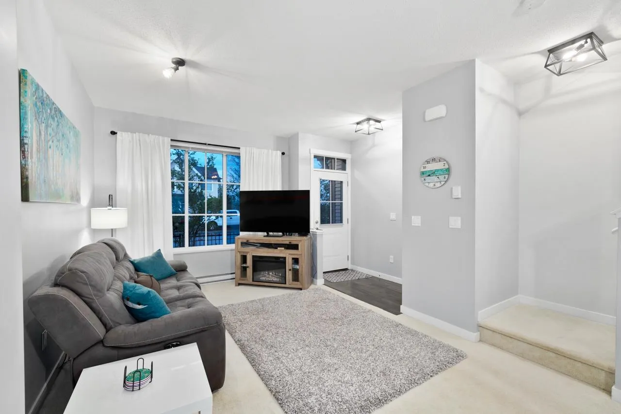 11 30989 Westridge Place