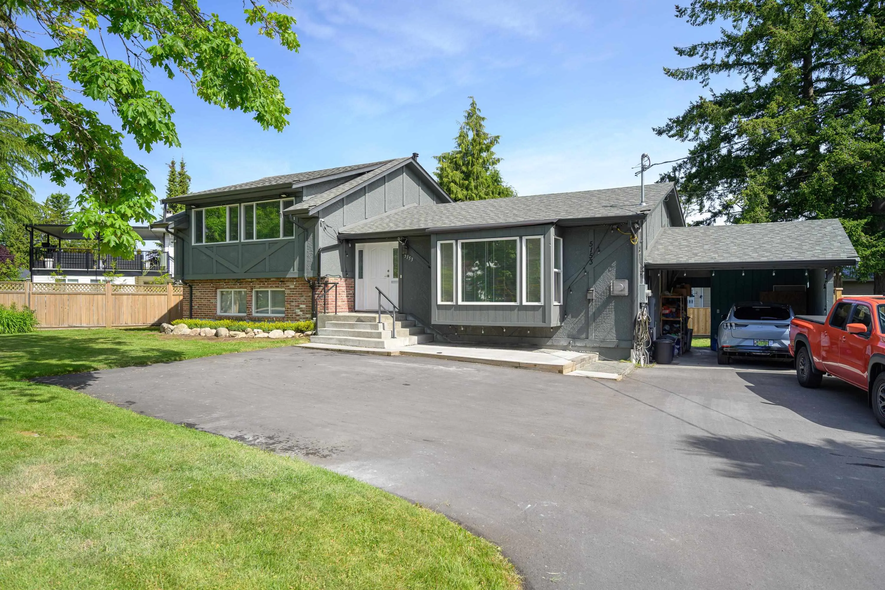 5153 Cliff Drive