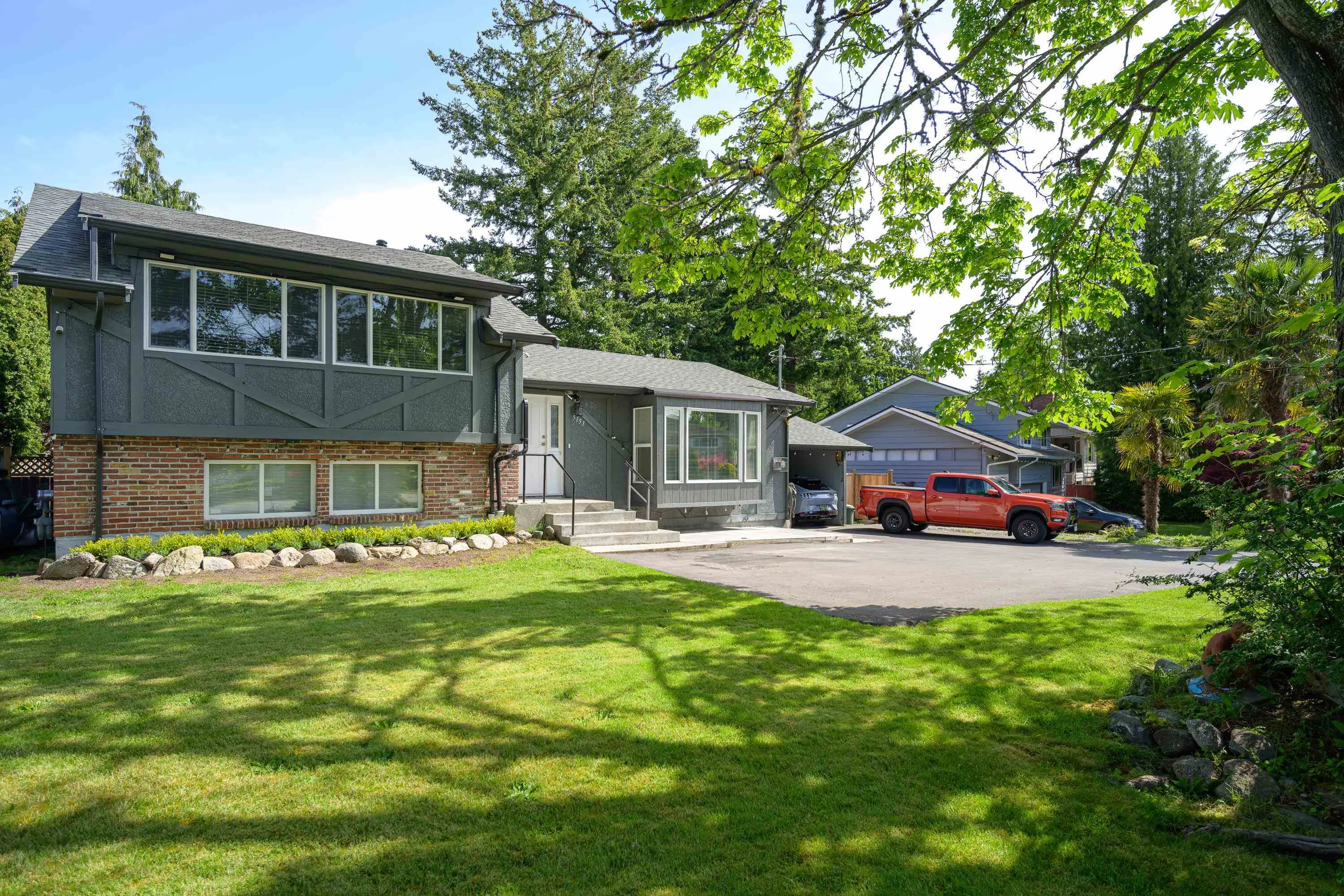 5153 Cliff Drive