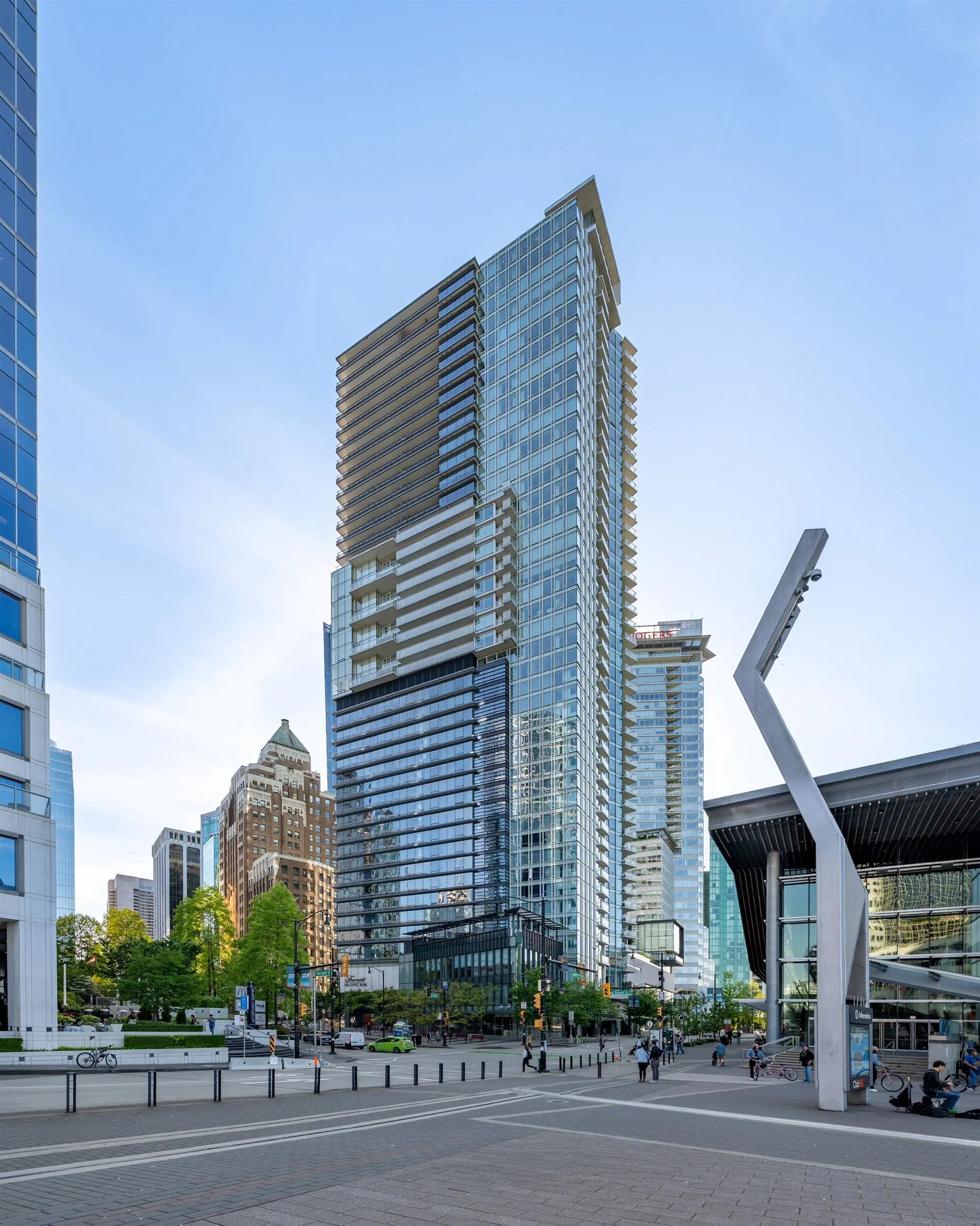 4102 1011 W Cordova Street