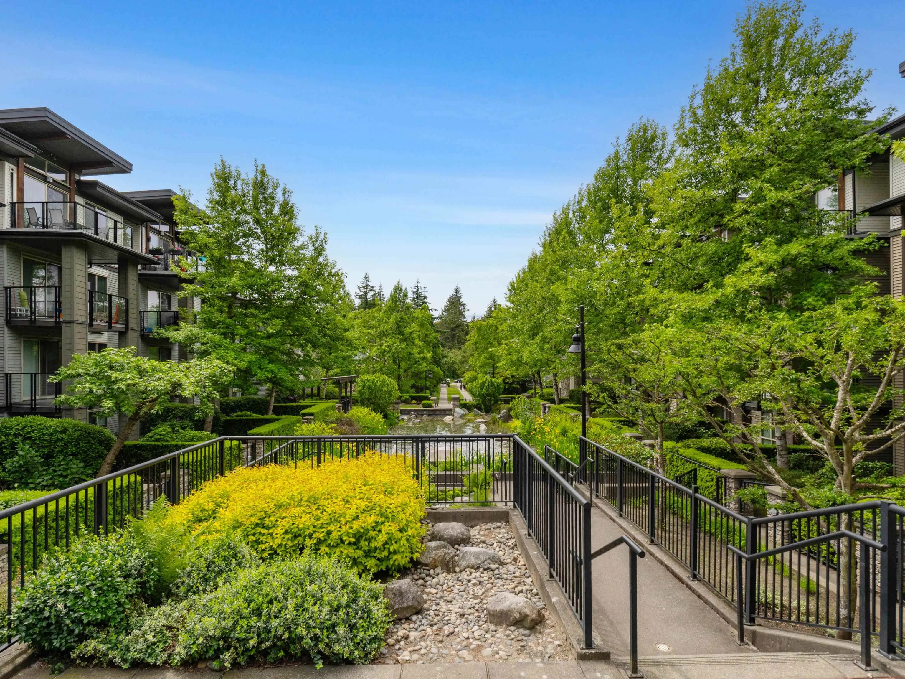 208 7428 Byrnepark Walk