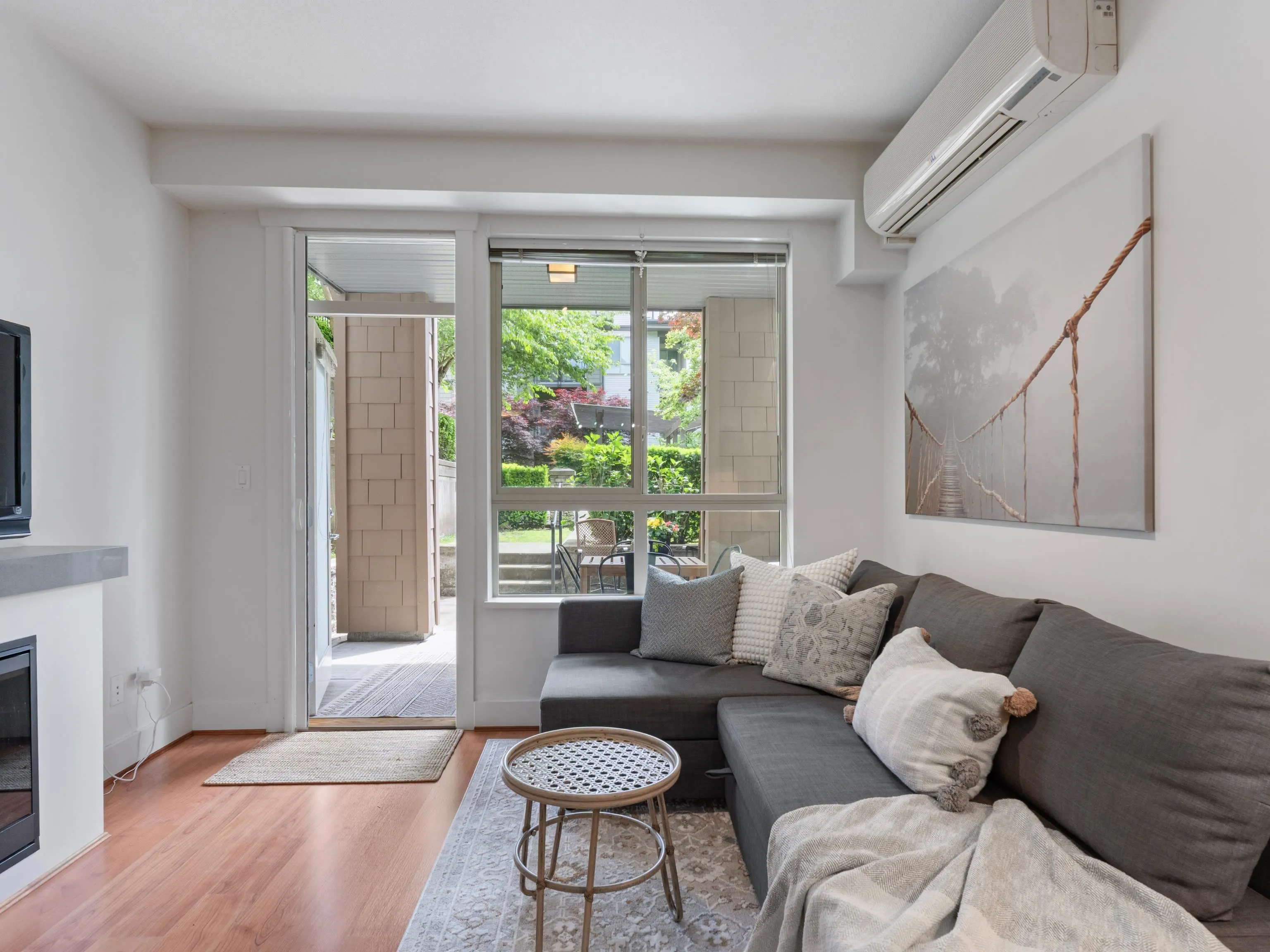 208 7428 Byrnepark Walk