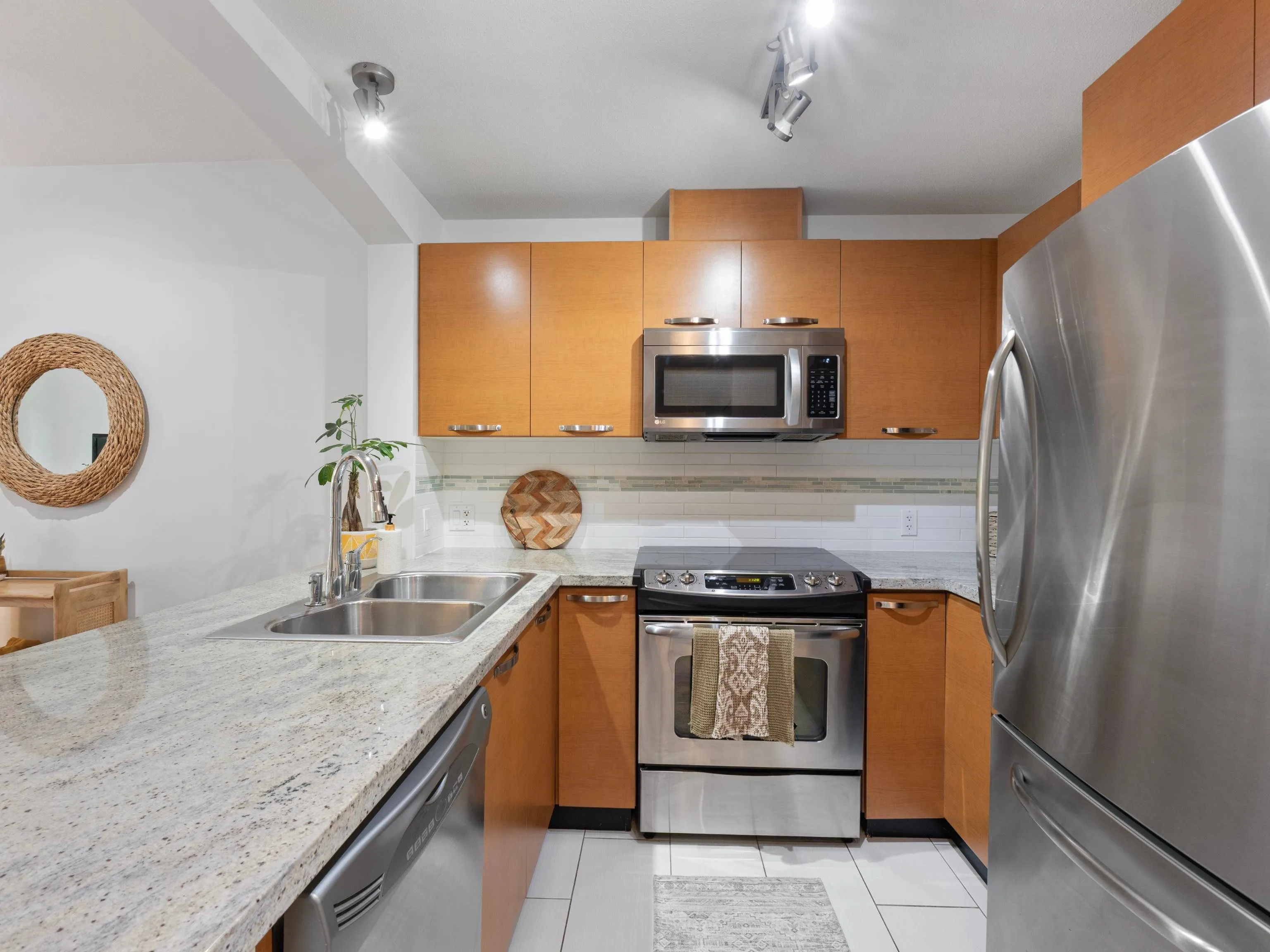 208 7428 Byrnepark Walk