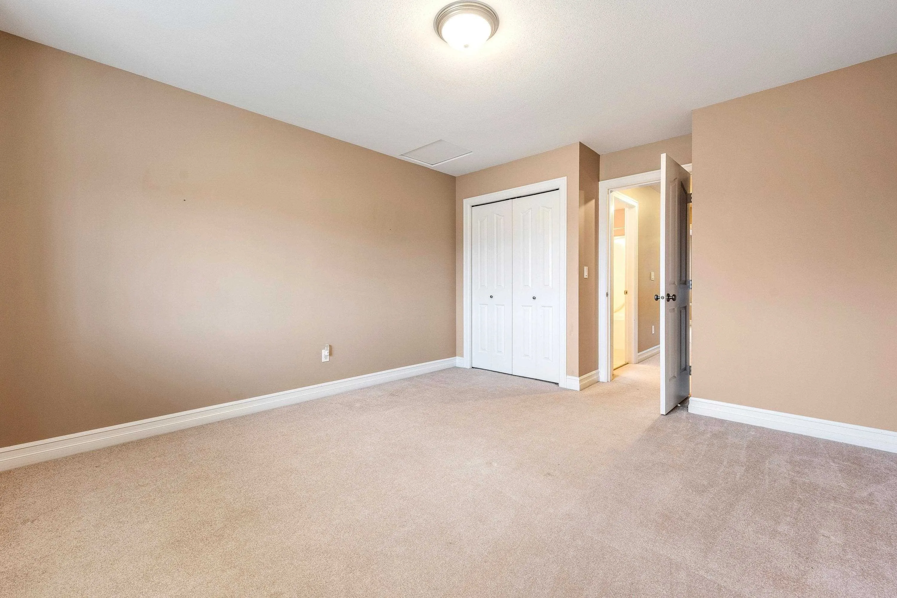 9 6887 Sheffield Way