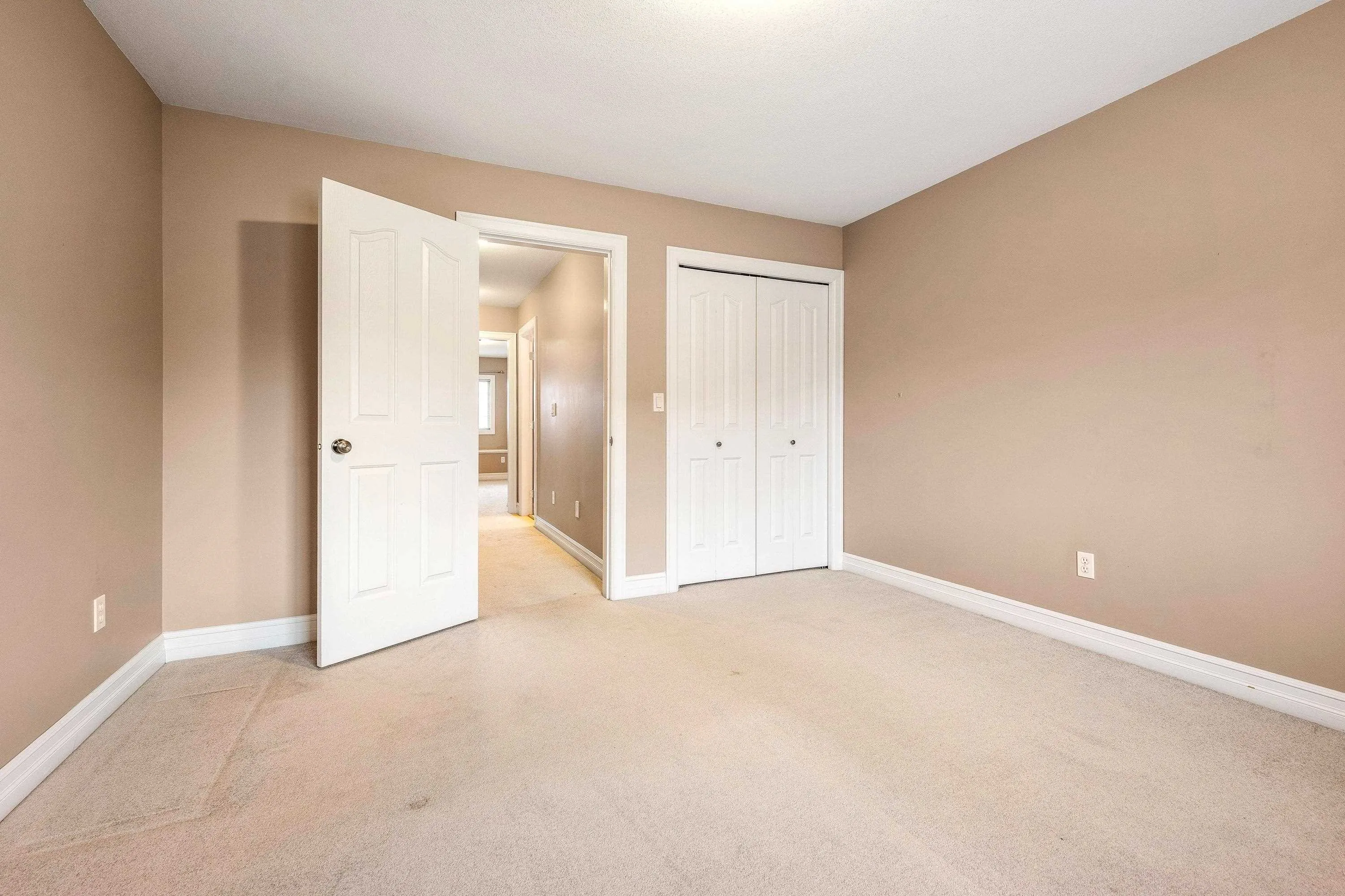 9 6887 Sheffield Way