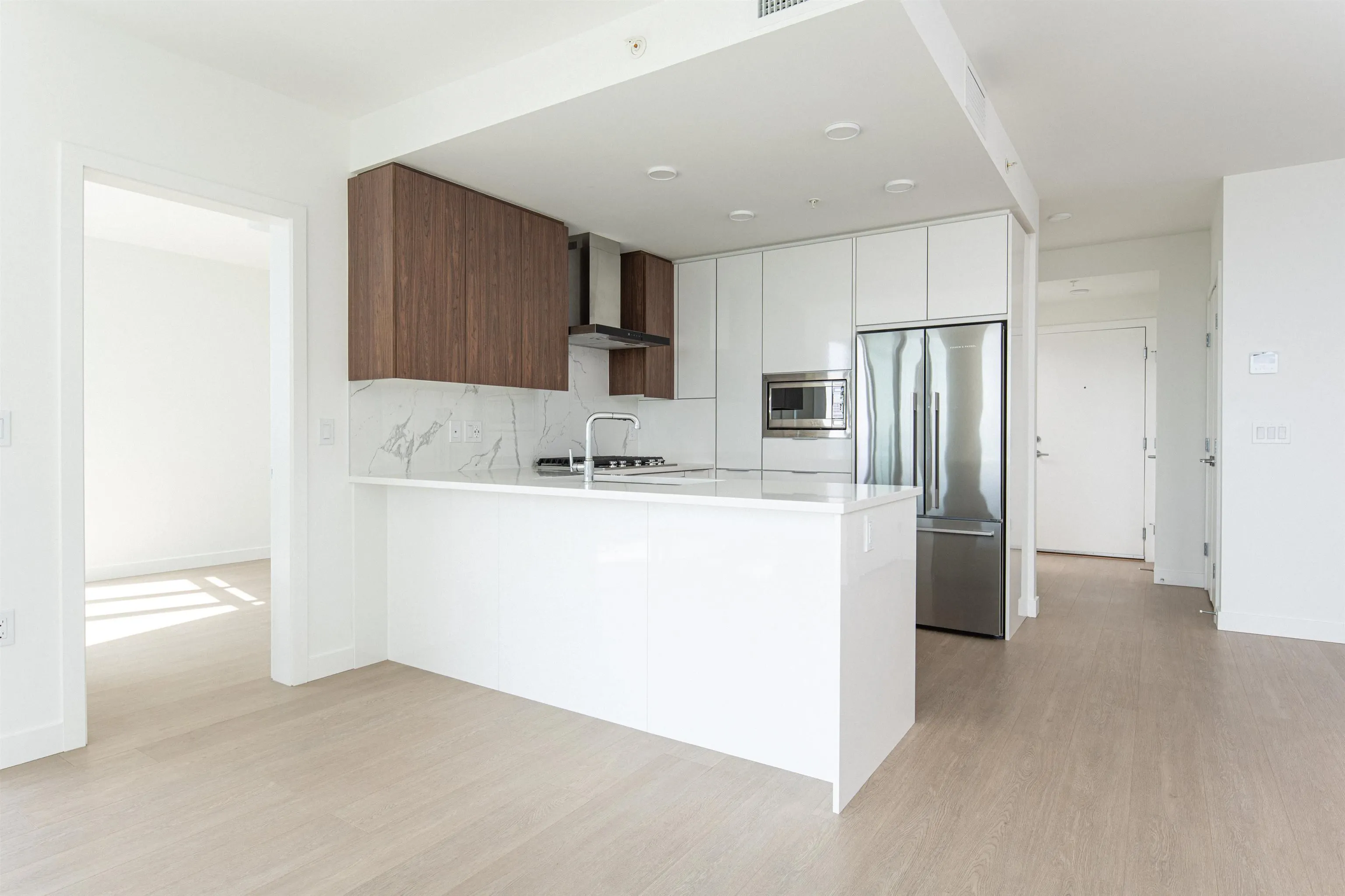 1306 7683 Park Crescent