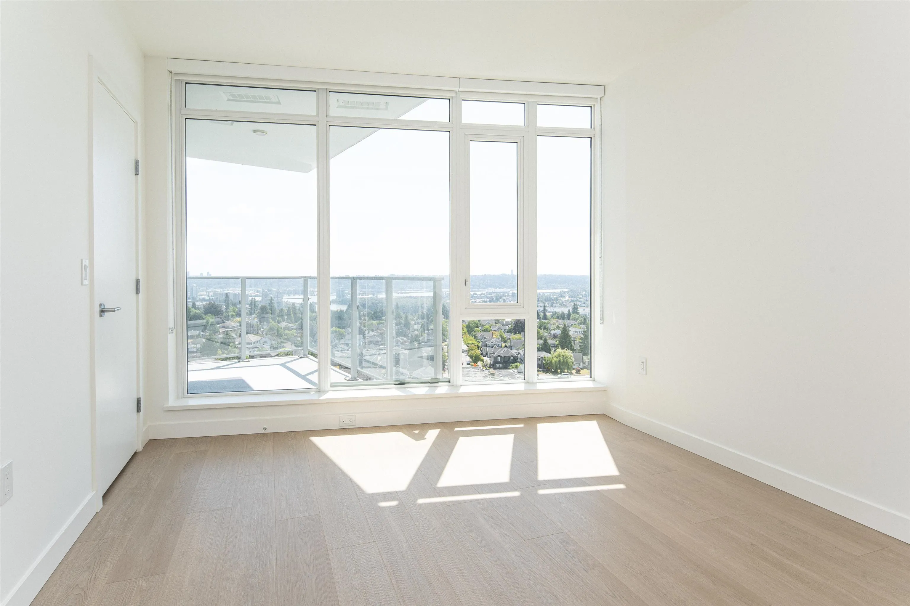 1306 7683 Park Crescent