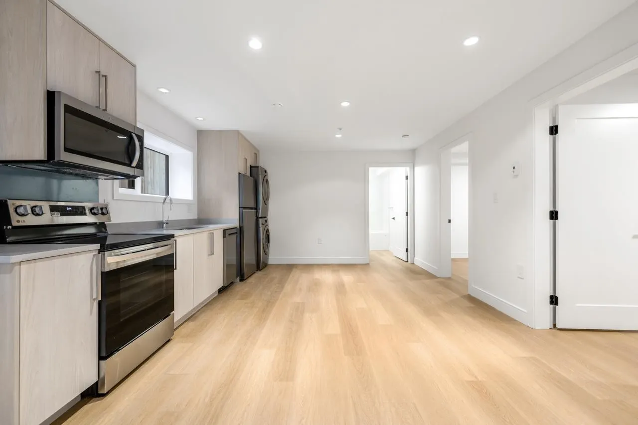 5838 Highbury Street