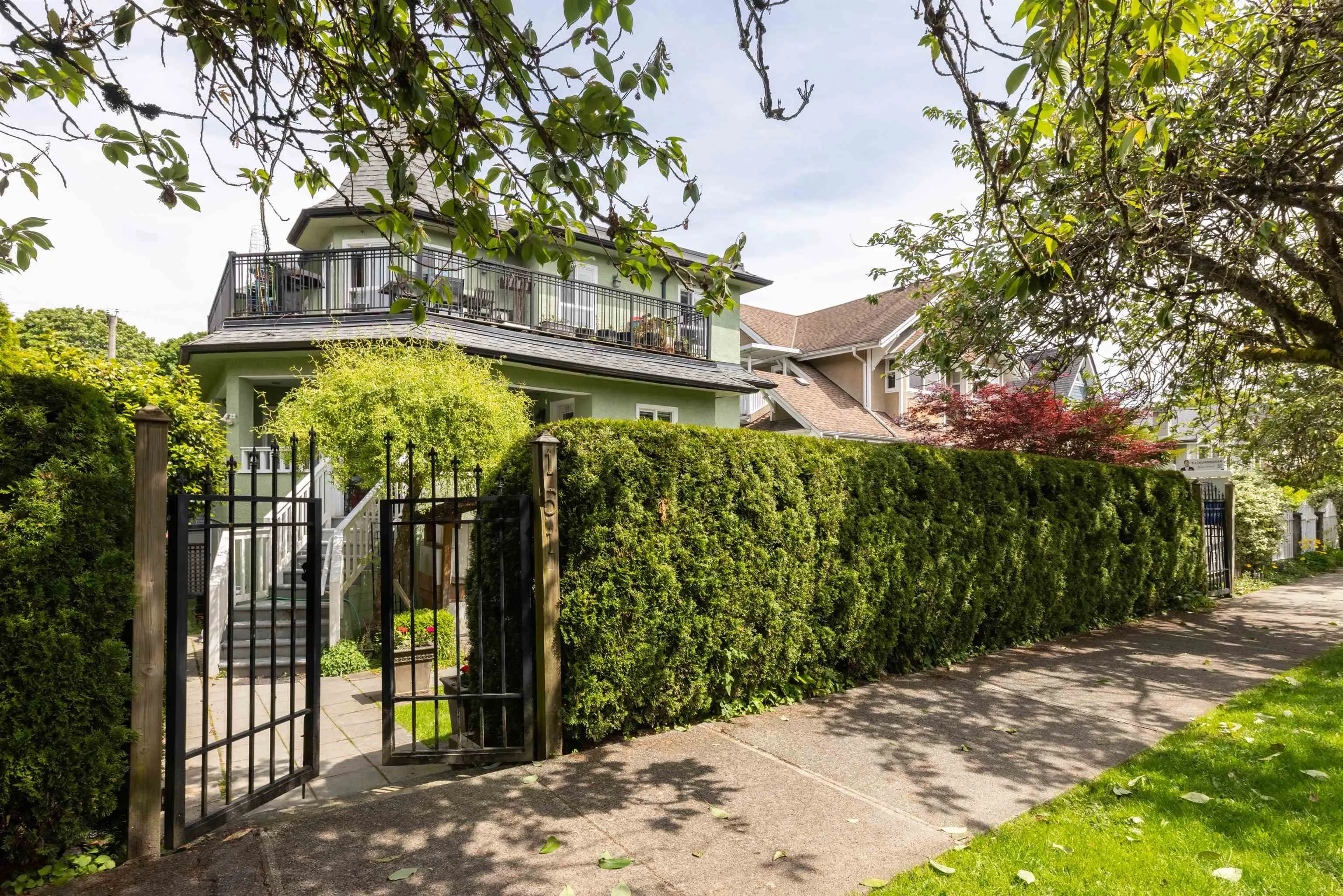 151 W 14th Avenue
