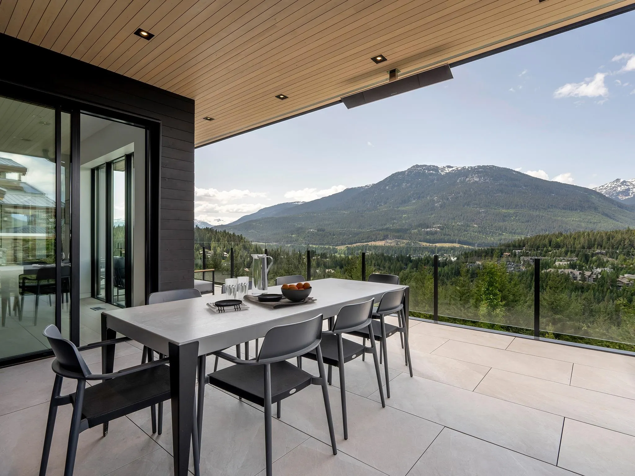 3824 Sunridge Drive