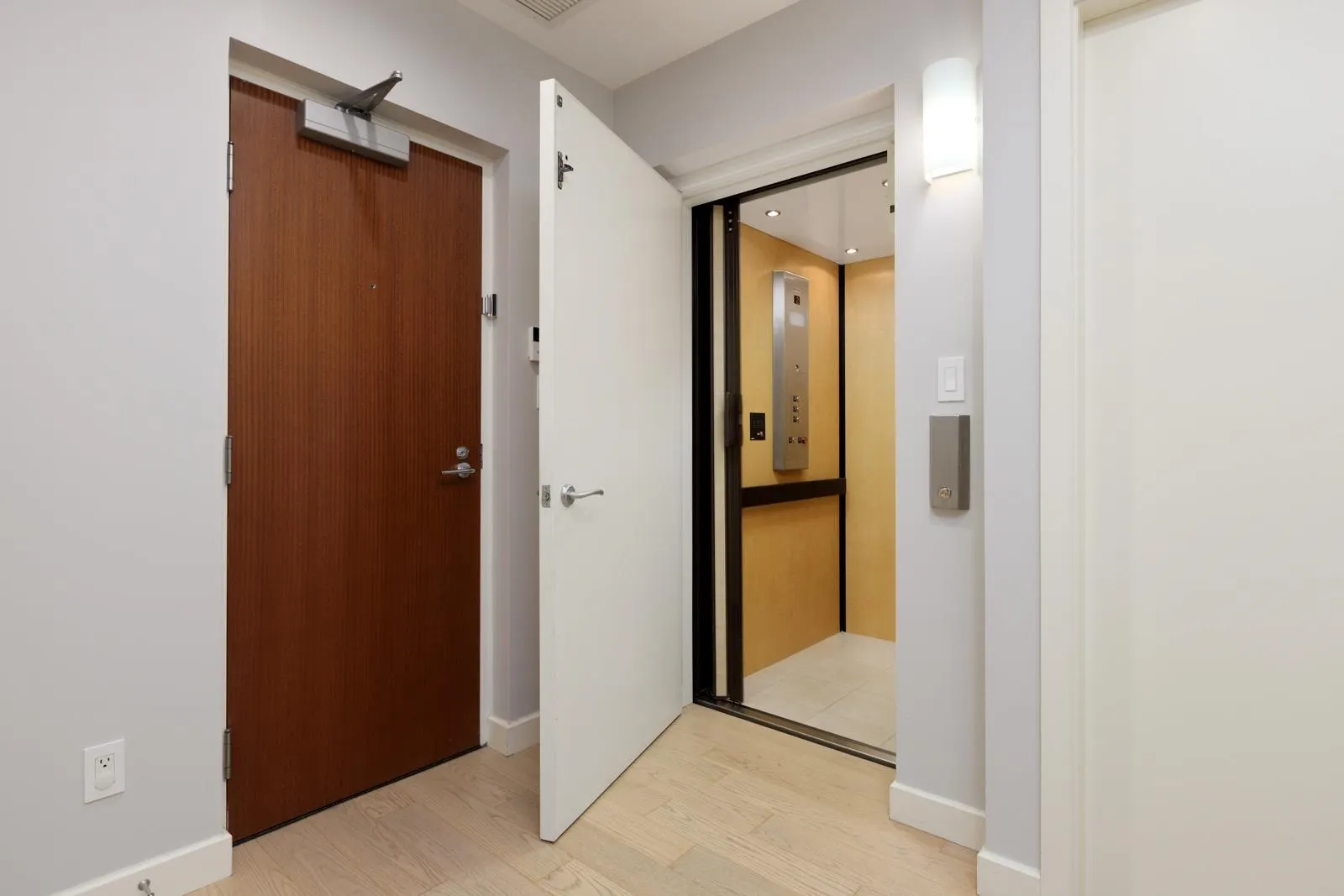 TH24 328 Jervis Mews