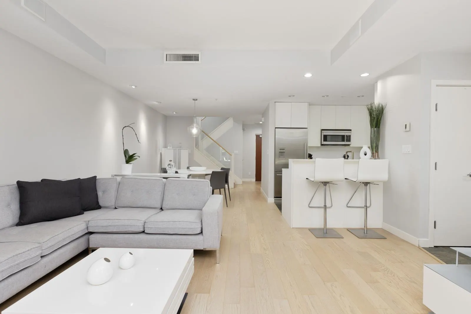 TH24 328 Jervis Mews
